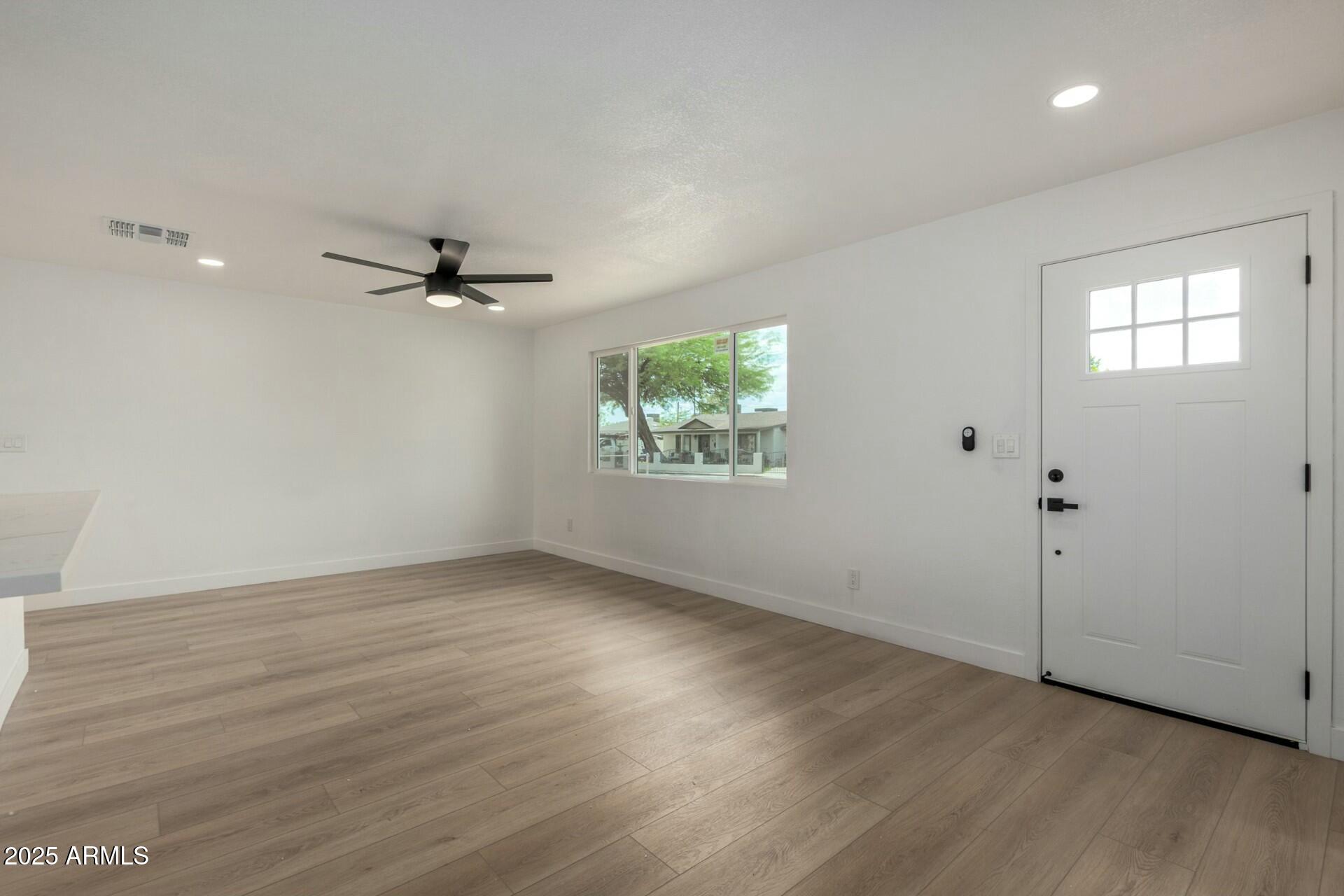 921 S PIONEER --