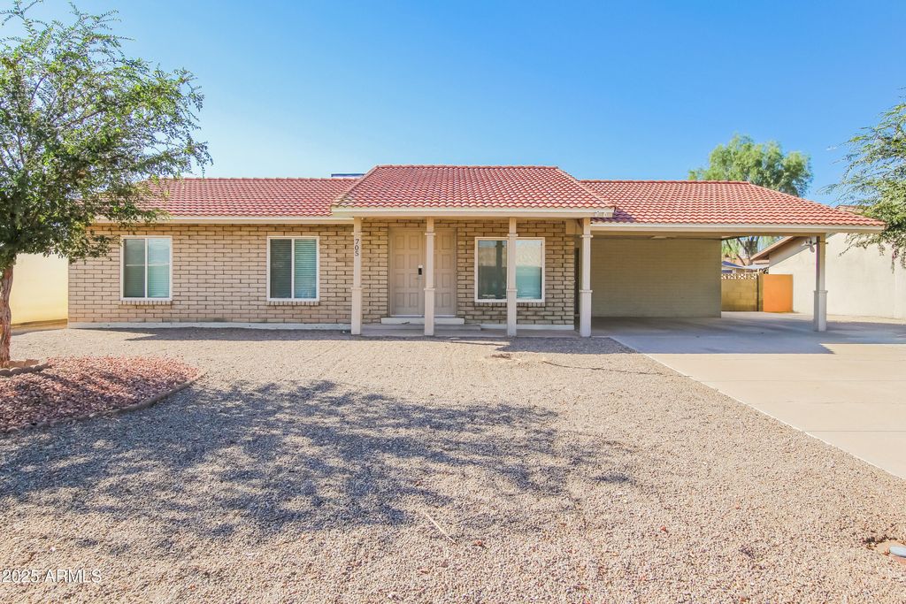 Photo of 705 E Calle Bolo Lane, Goodyear, AZ 85338 (MLS # 6920789)