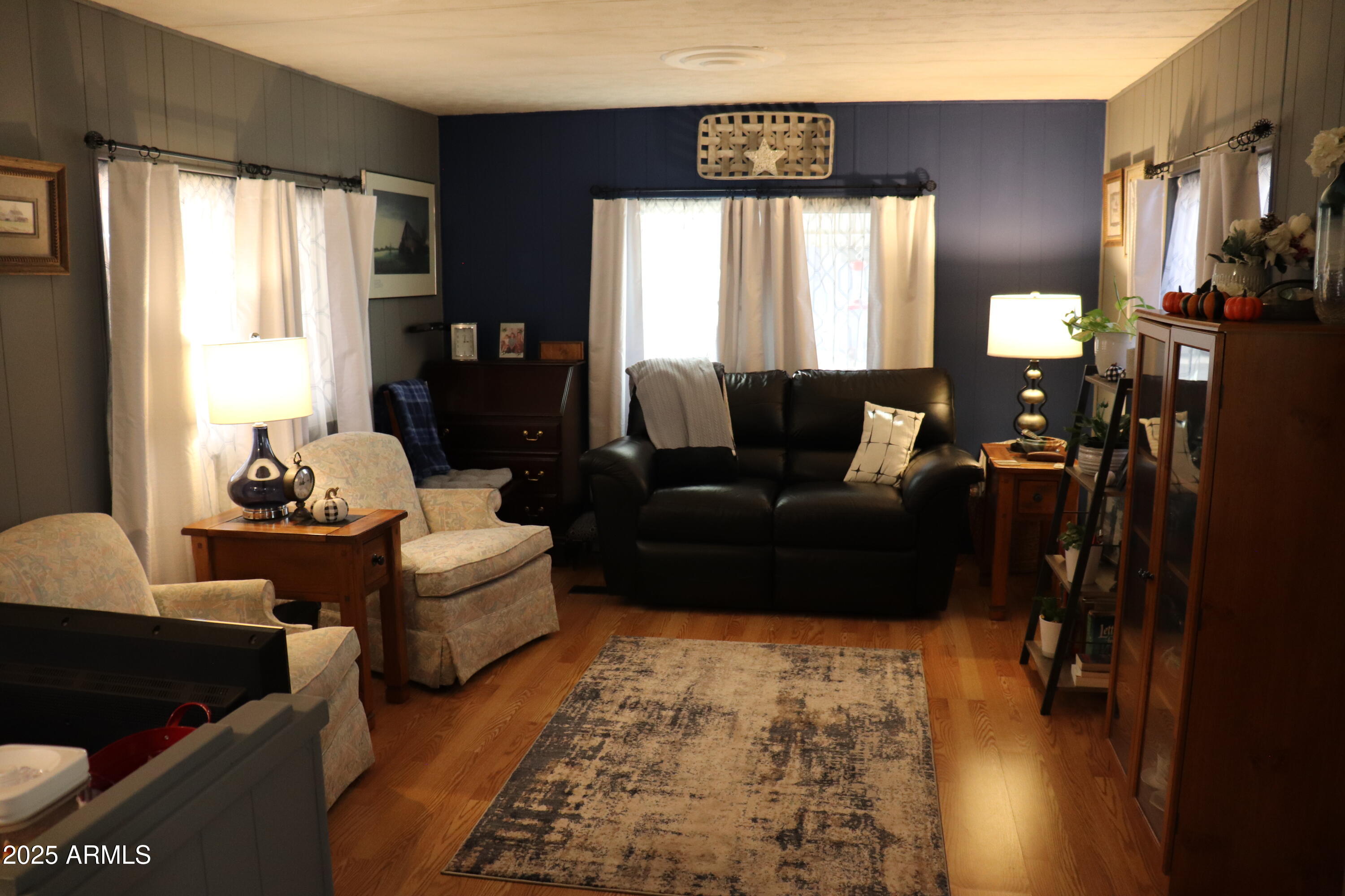 325 W State Route 89a -- 16