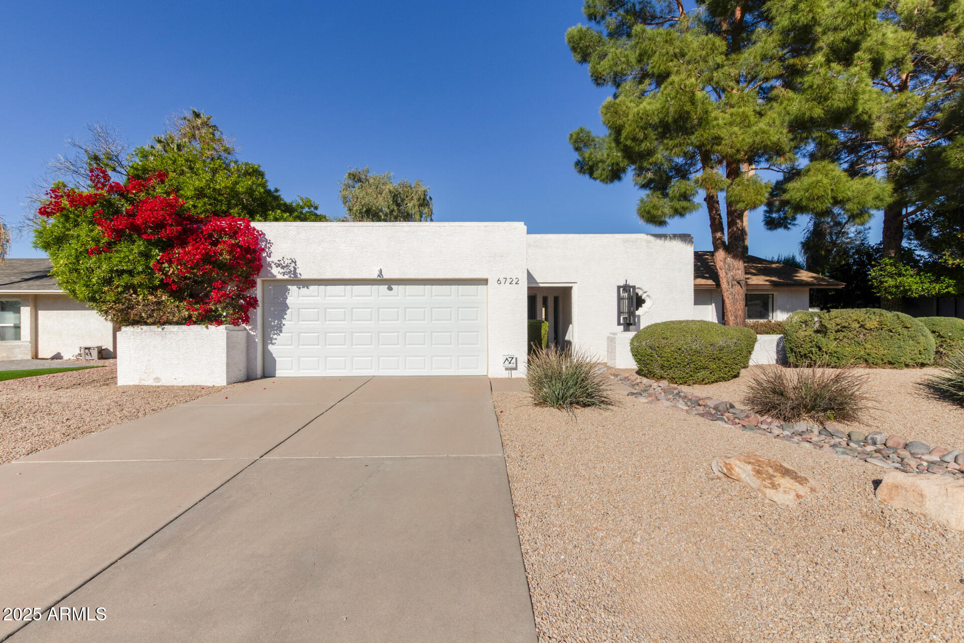 6722 E GRANDVIEW Drive