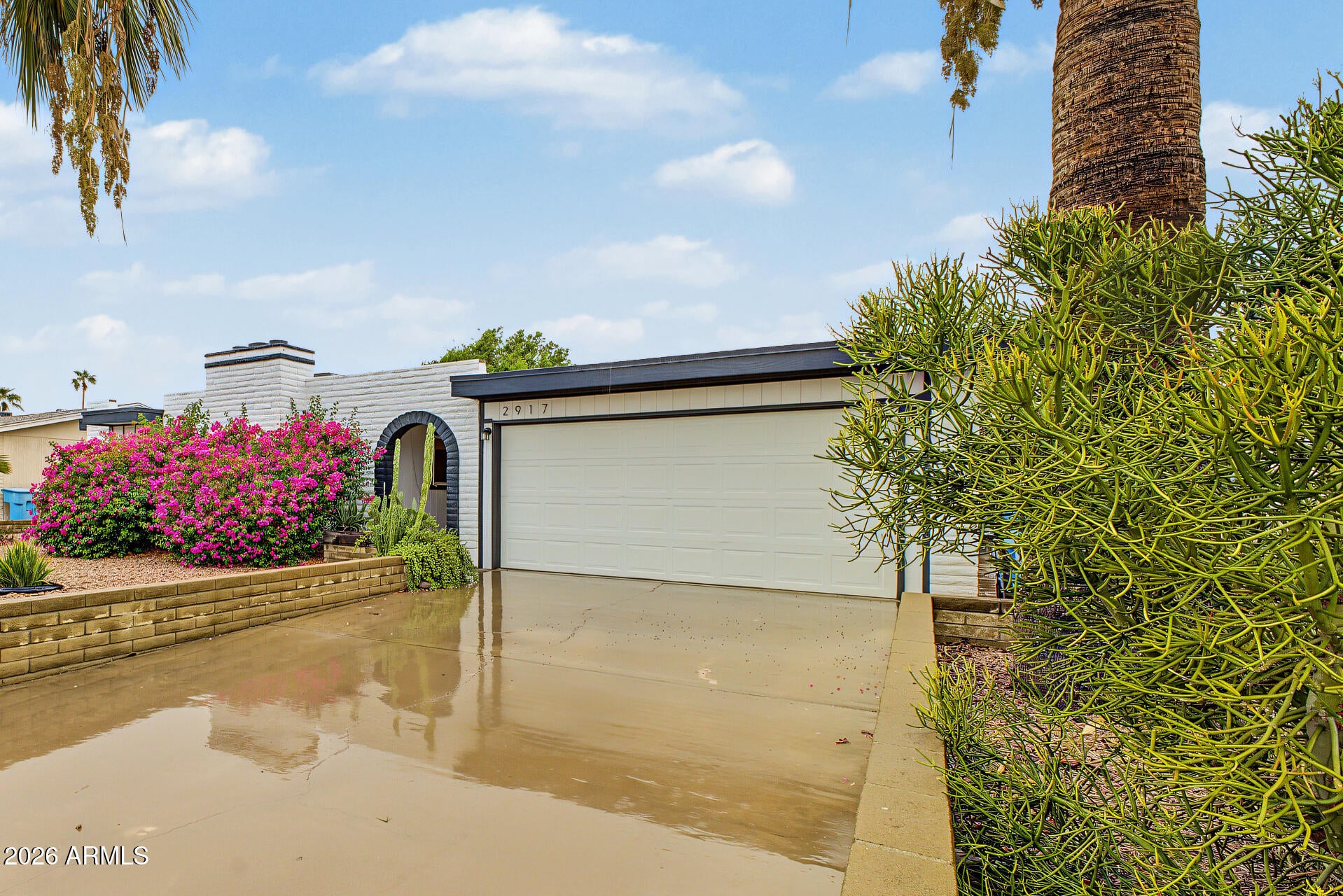 2917 W LAUREL Lane
