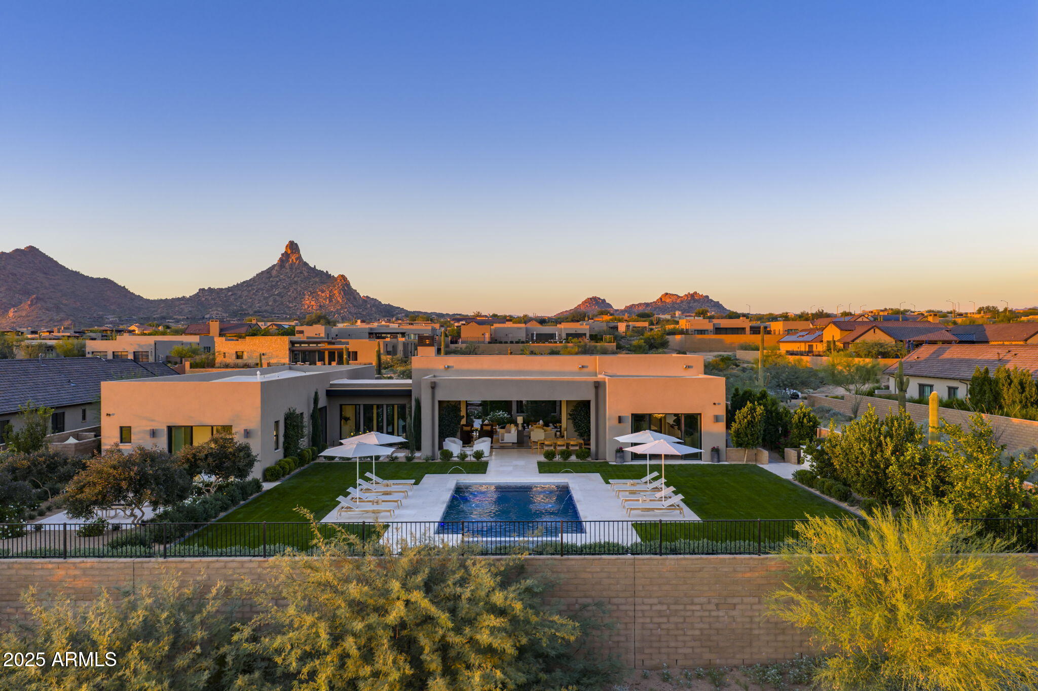 10277 E DE LA O Road