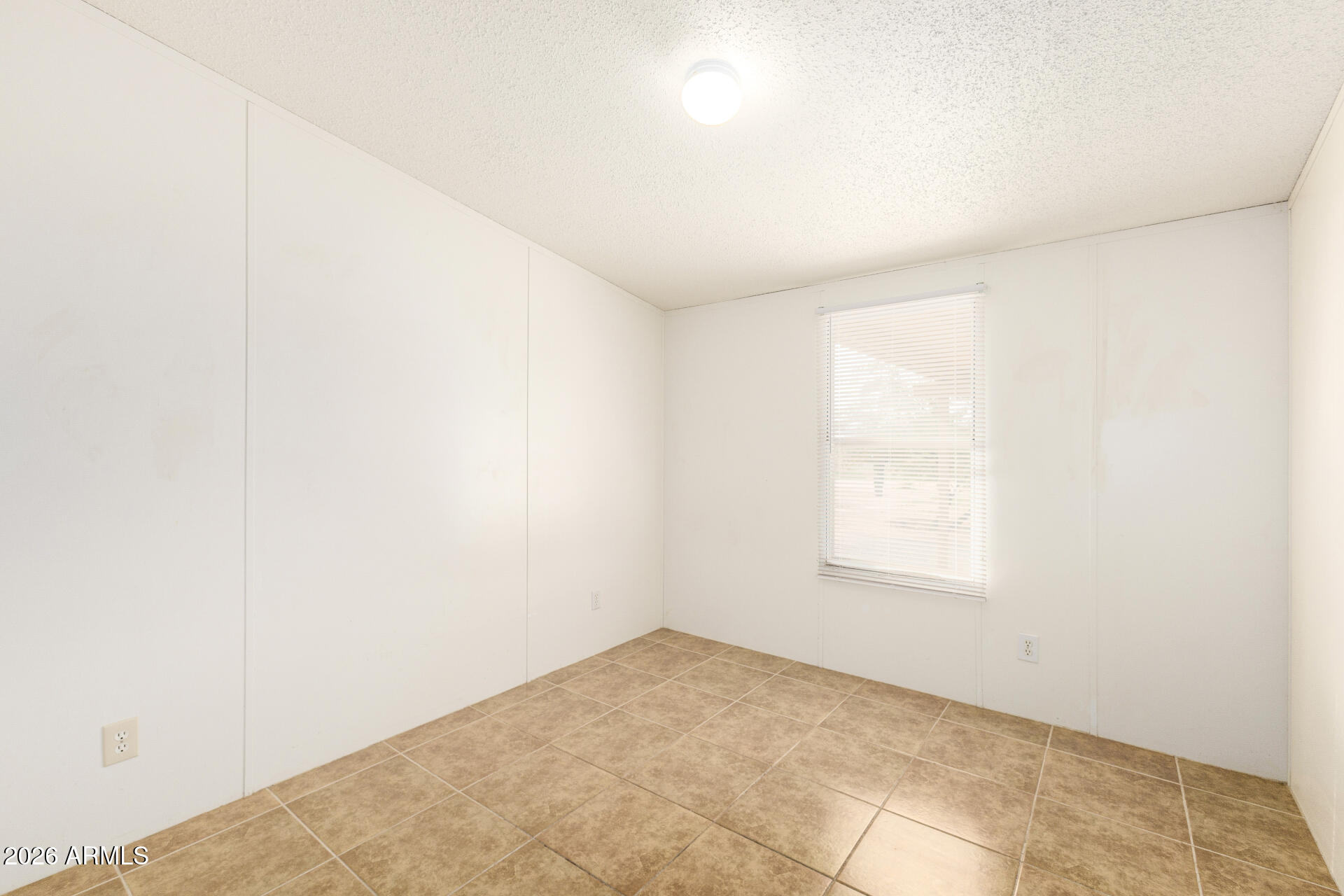 COMM @ NE COR OF SEC 12 5S-9E TH W 1042.26' TH S54 - Residential