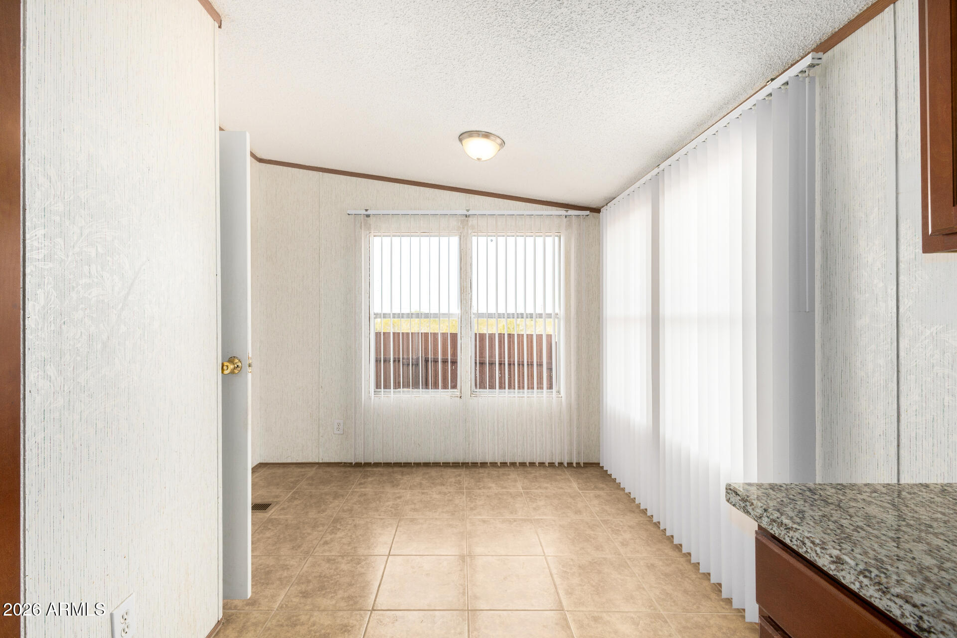 COMM @ NE COR OF SEC 12 5S-9E TH W 1042.26' TH S54 - Residential
