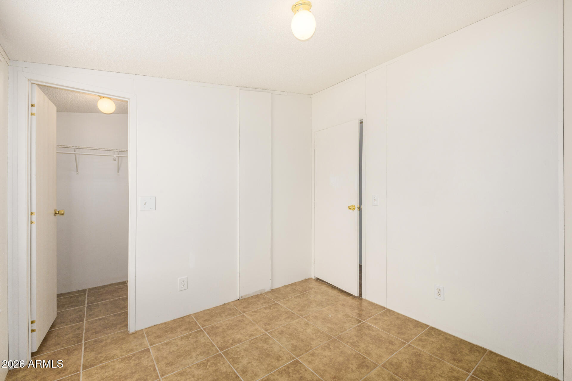 COMM @ NE COR OF SEC 12 5S-9E TH W 1042.26' TH S54 - Residential