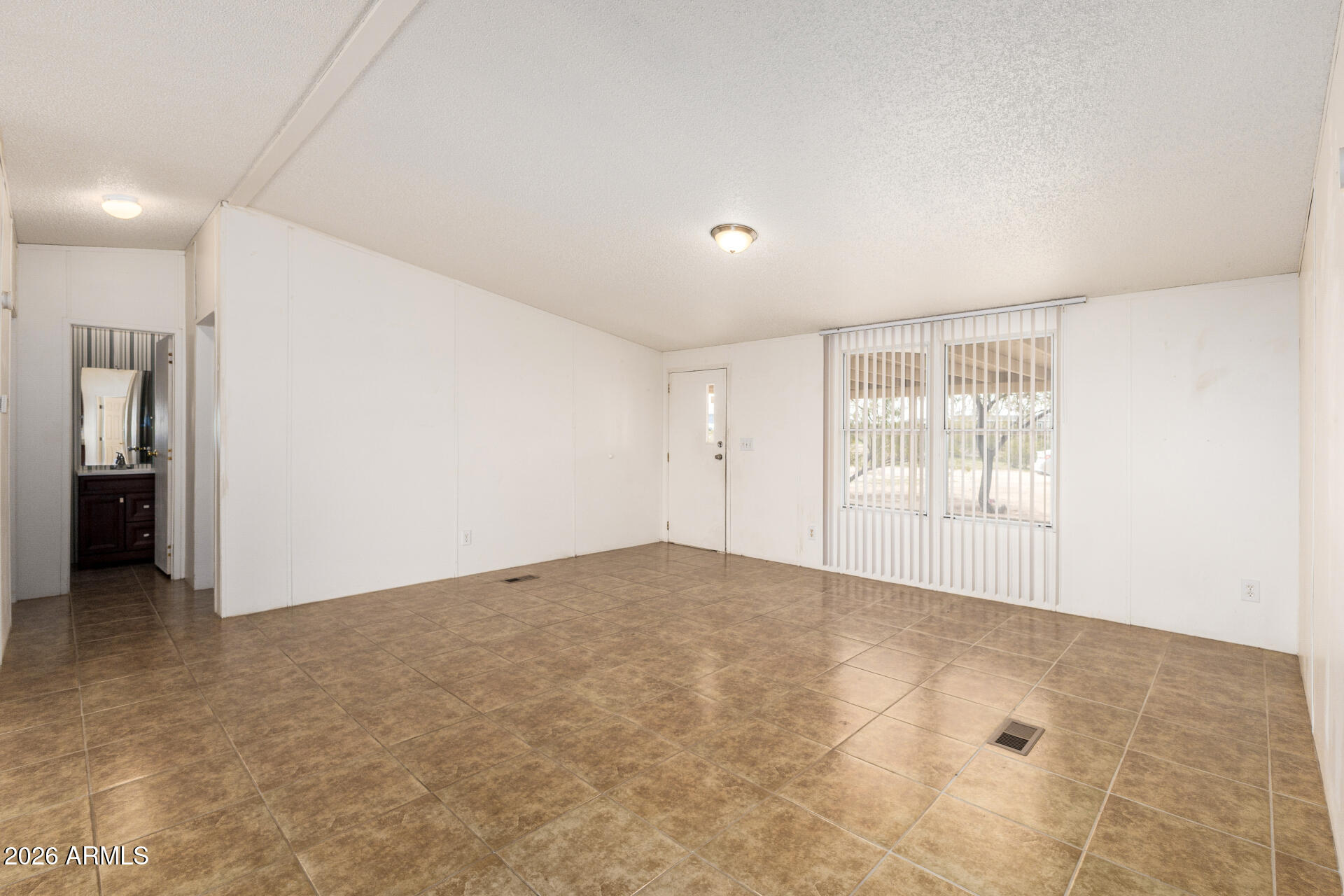 COMM @ NE COR OF SEC 12 5S-9E TH W 1042.26' TH S54 - Residential
