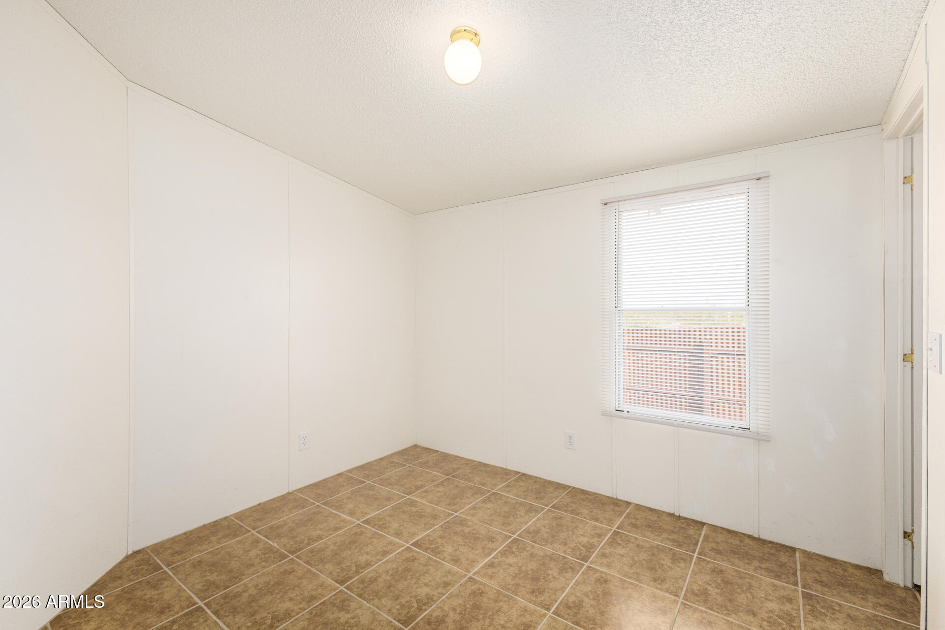 COMM @ NE COR OF SEC 12 5S-9E TH W 1042.26' TH S54 - Residential