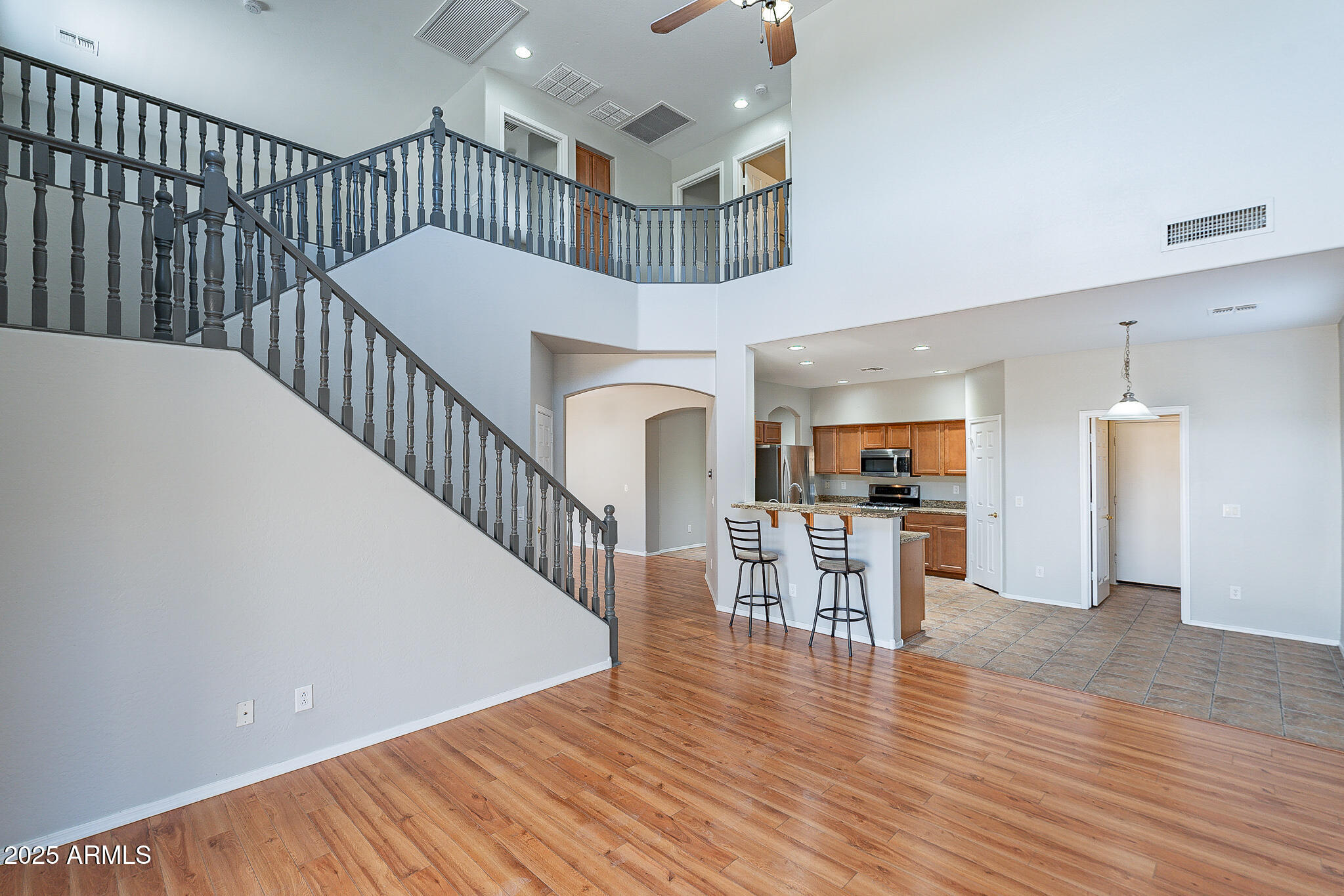 6609 S 57TH Avenue E