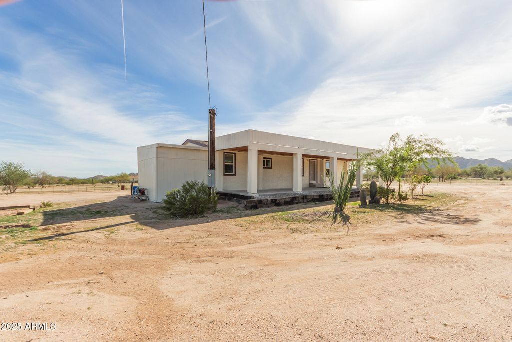 Photo of 1099 S Warren Road, Maricopa, AZ 85139 (MLS # 6949031)