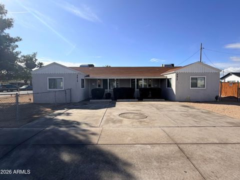 Photo of 2419 E Oak Street, Phoenix, AZ 85008 (MLS # 6986210)