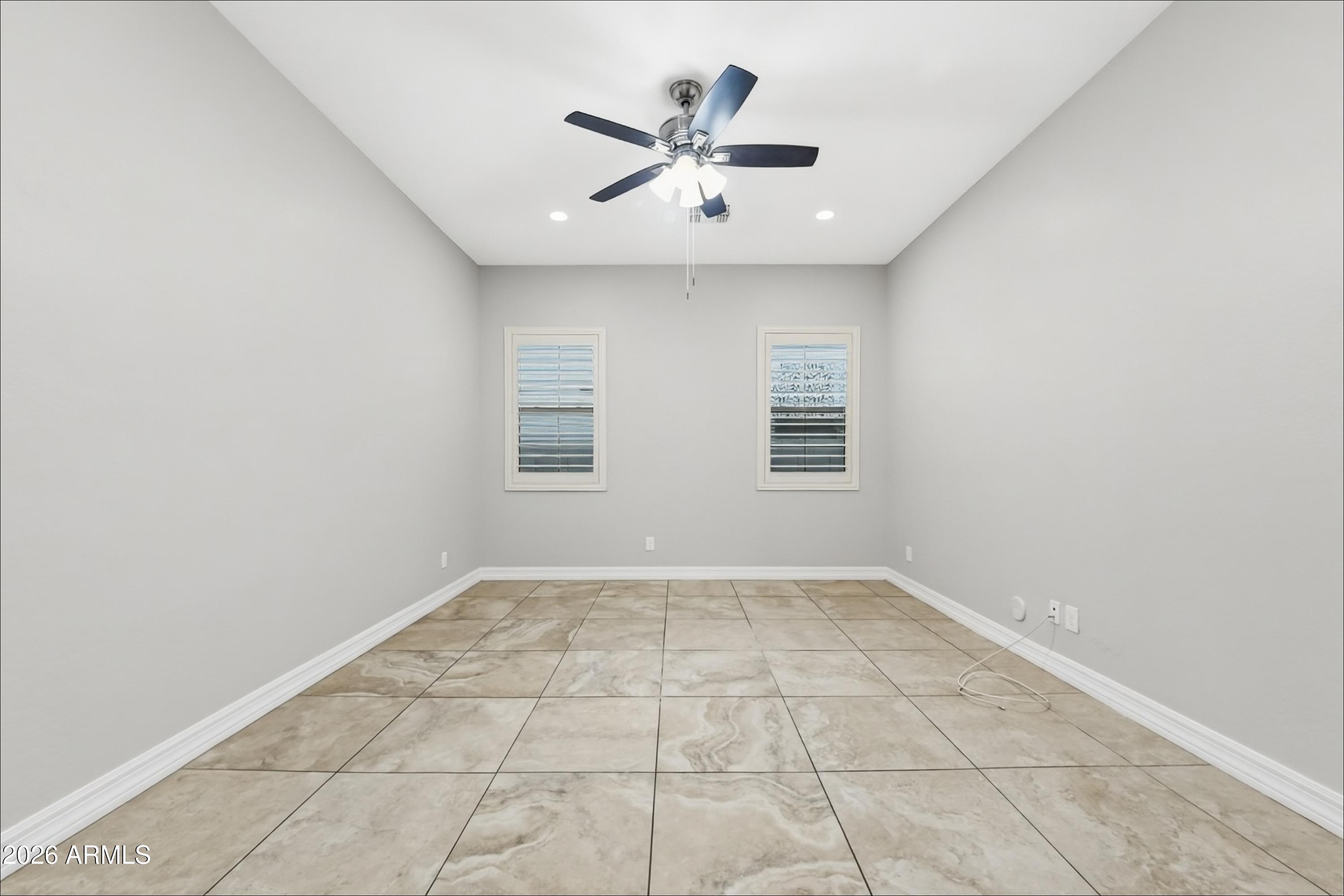 2913 E EBONY Drive