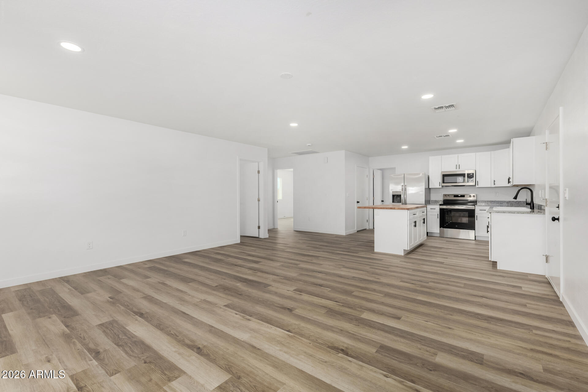 2208 E ALTA VISTA Road