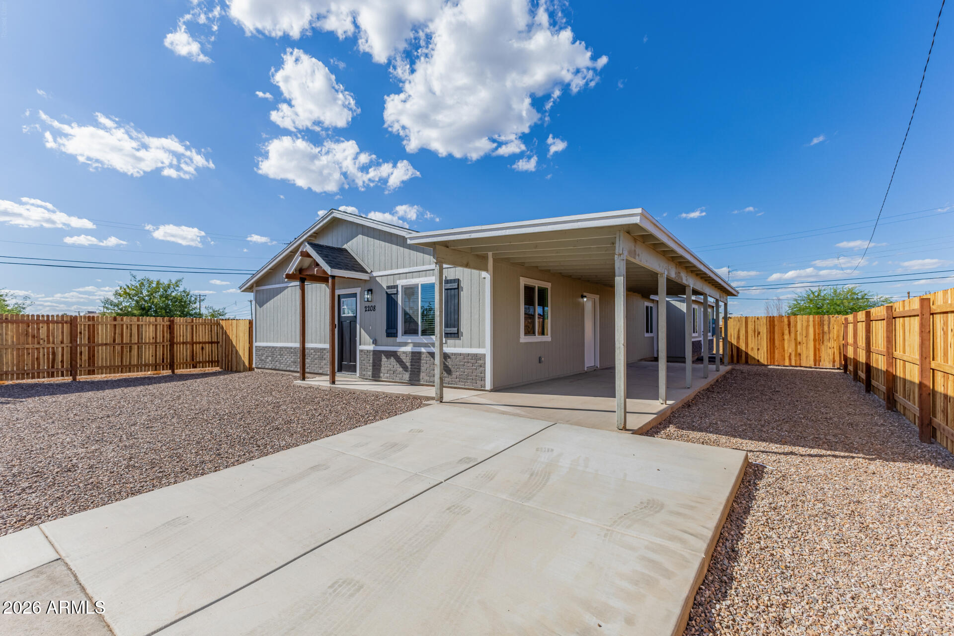 2208 E ALTA VISTA Road