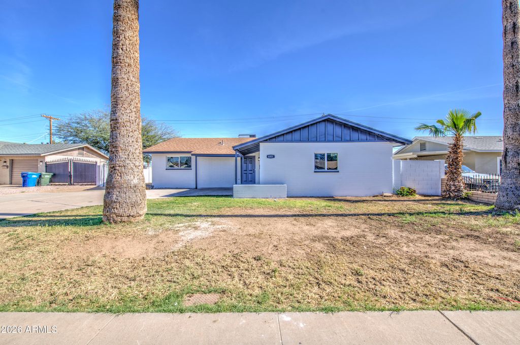 Photo of 6001 W Pinchot Avenue, Phoenix, AZ 85033 (MLS # 6999460)