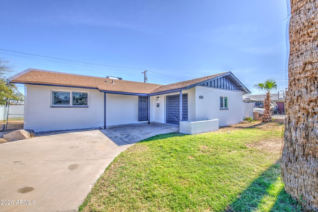 Photo of 6001 W Pinchot Avenue, Phoenix, AZ 85033 (MLS # 6999460)