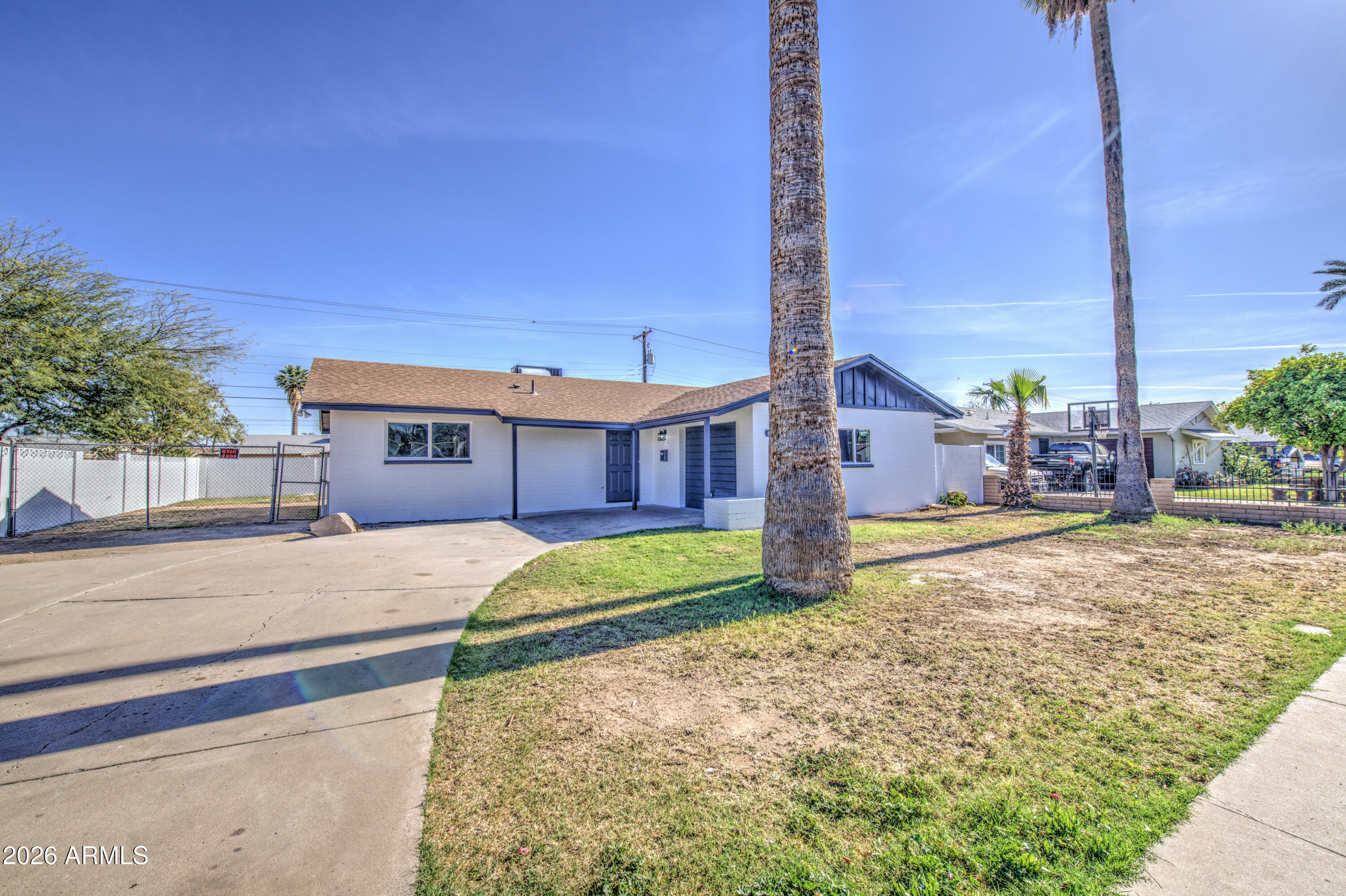 6001 W Pinchot Avenue