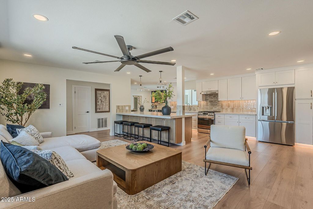 Photo of 1261 E Riviera Drive, Tempe, AZ 85282 (MLS # 6900666)