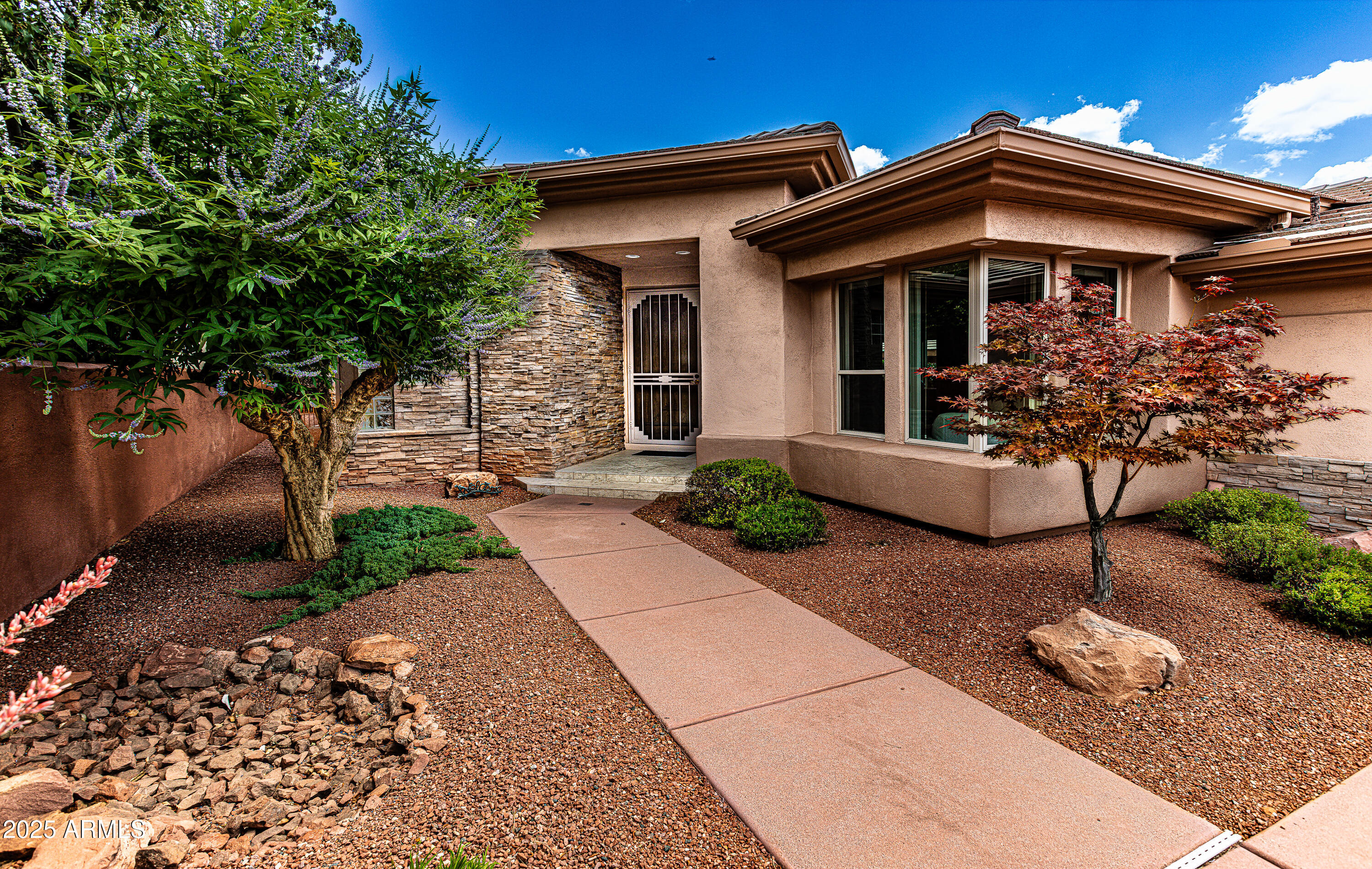 205 E BIGHORN Court