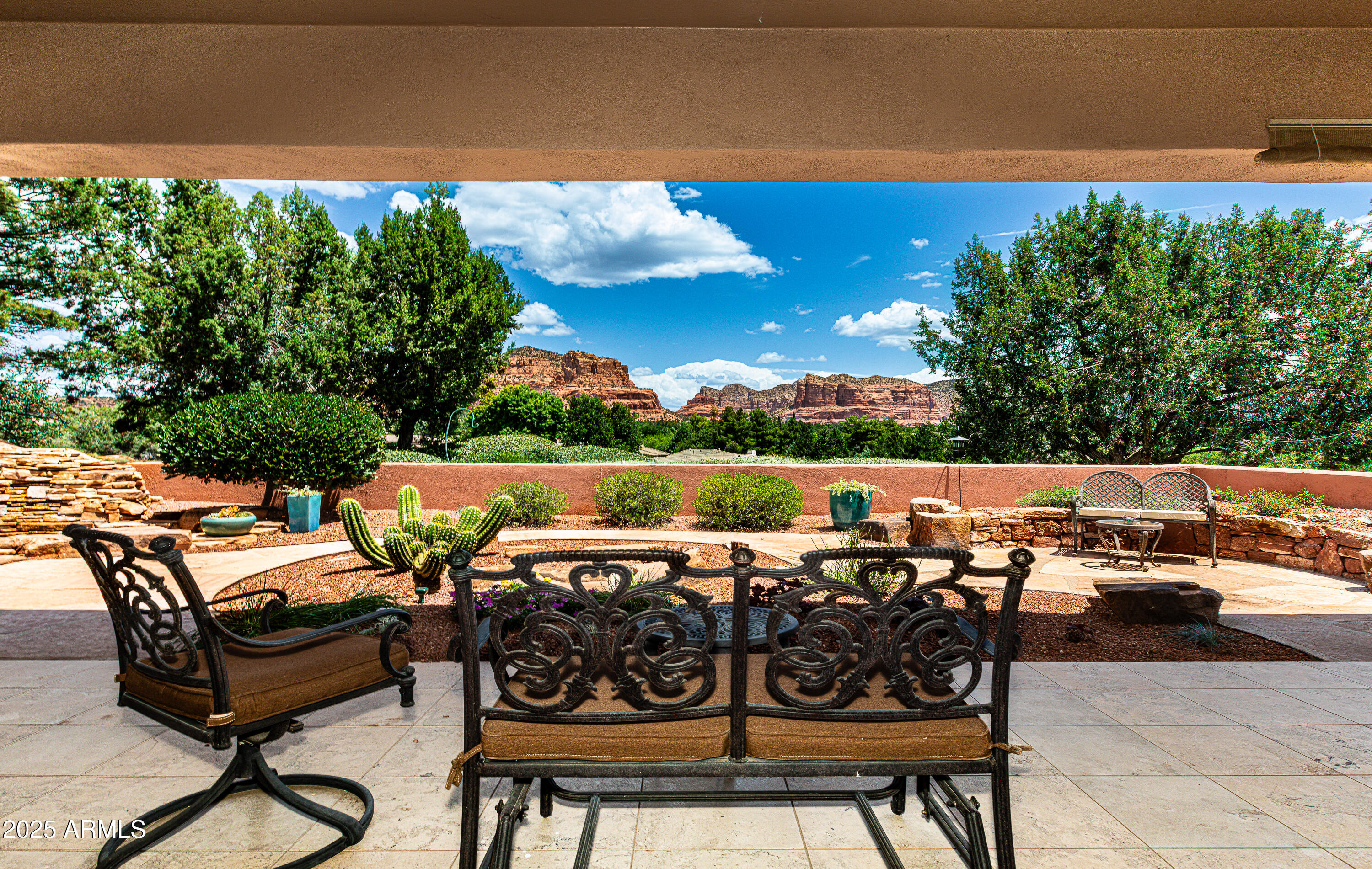 205 E BIGHORN Court