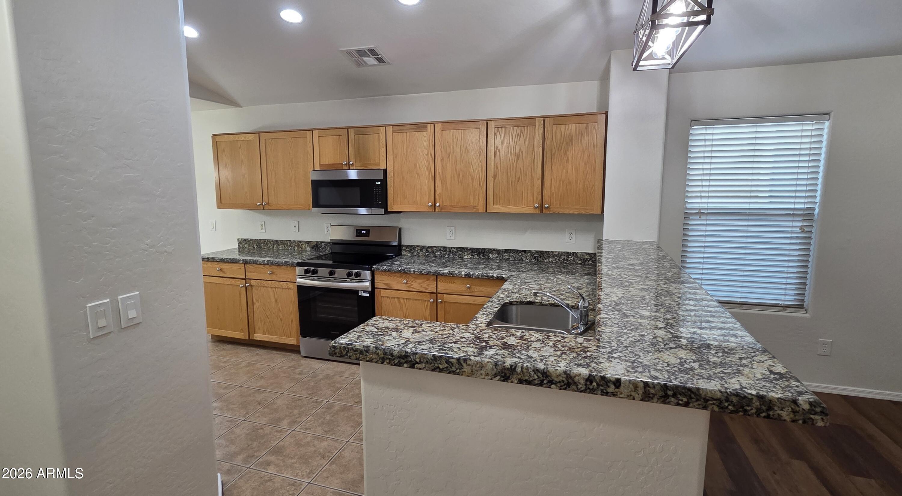 25800 W GLOBE Avenue