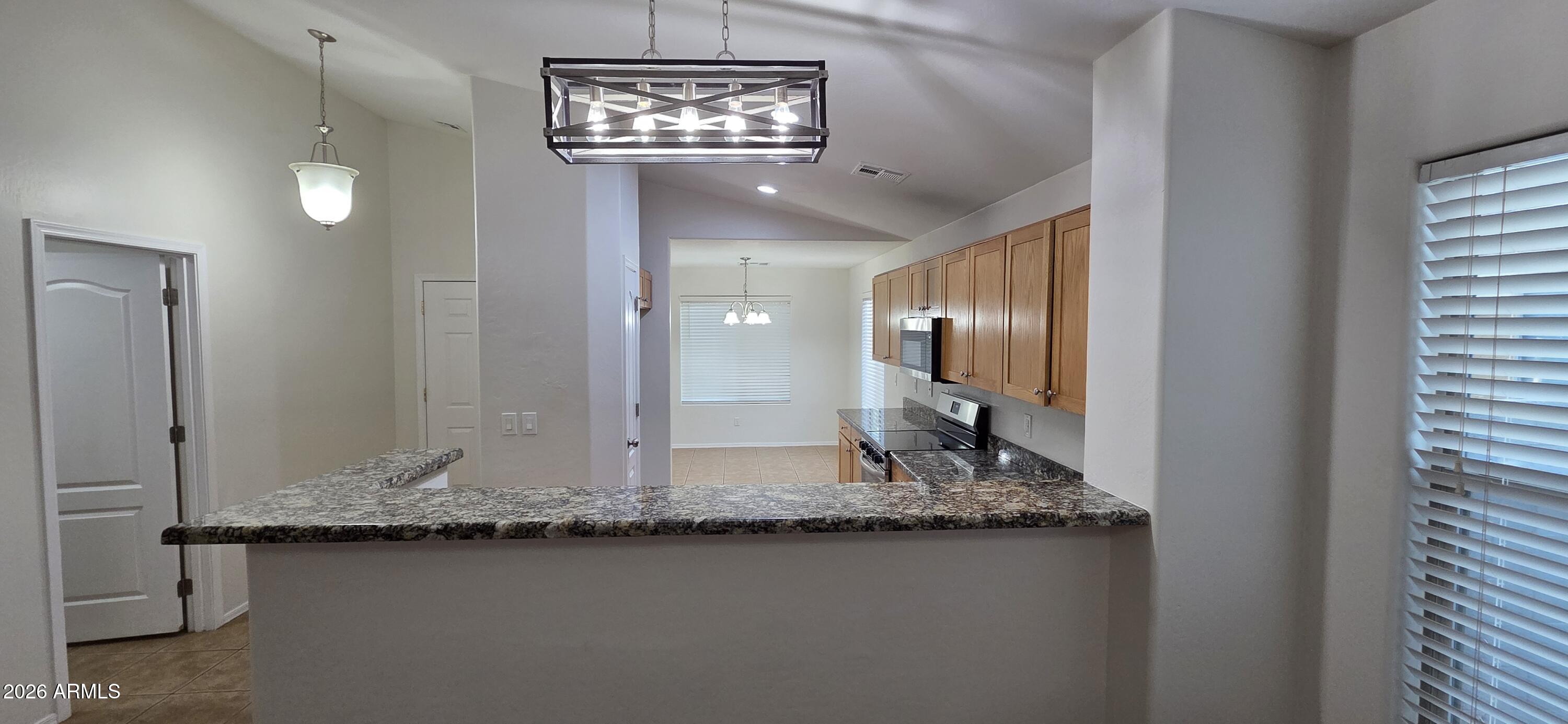 25800 W GLOBE Avenue