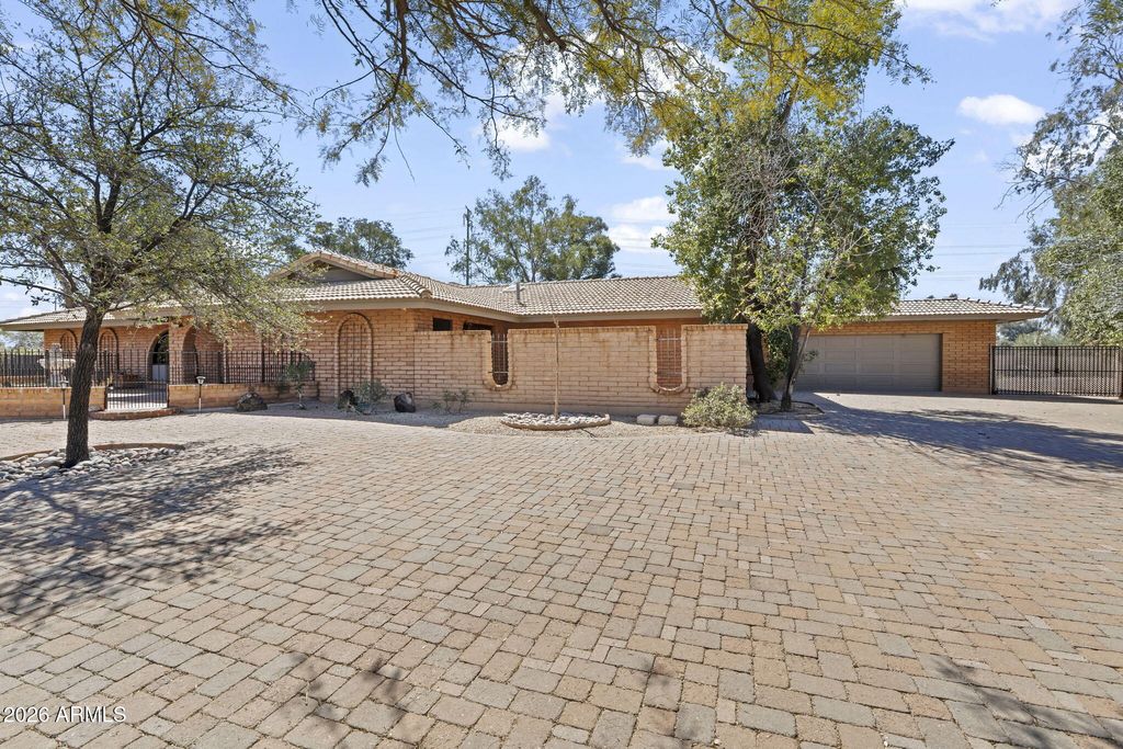 Photo of 9711 E Becker Lane, Scottsdale, AZ 85260 (MLS # 6999322)