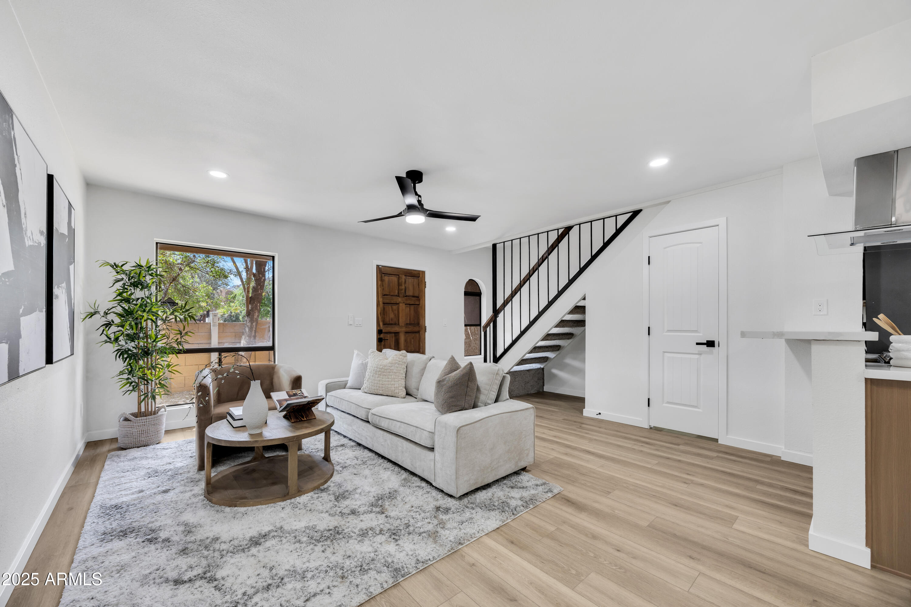 10419 N 10TH Place 2