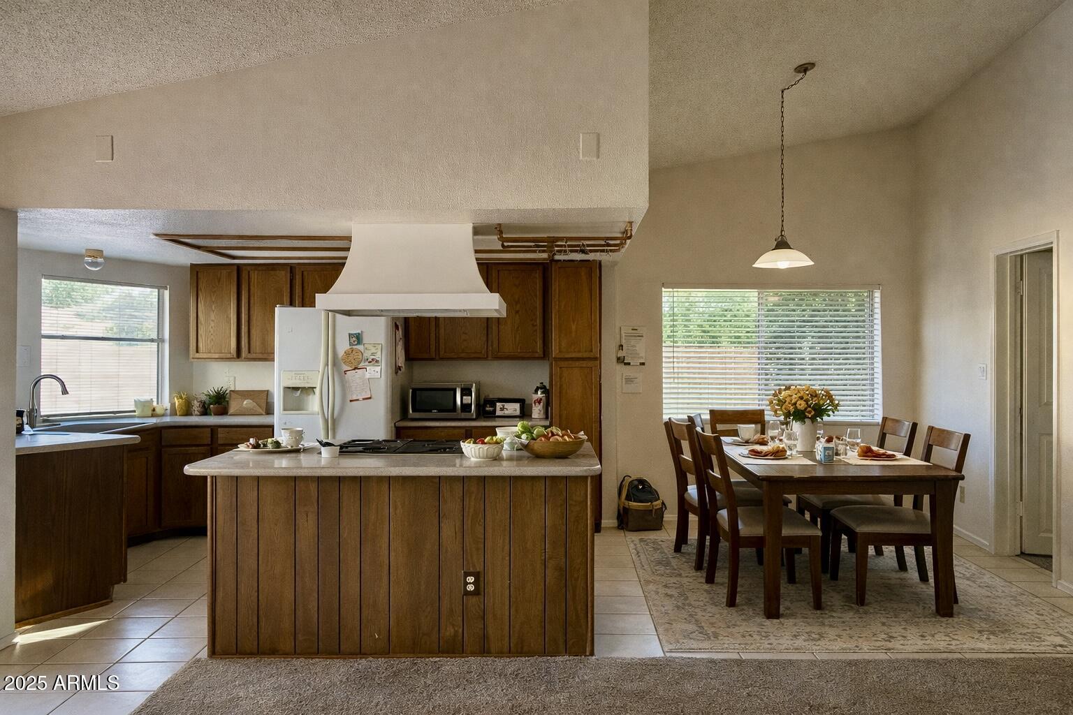 1116 E Hackamore Street