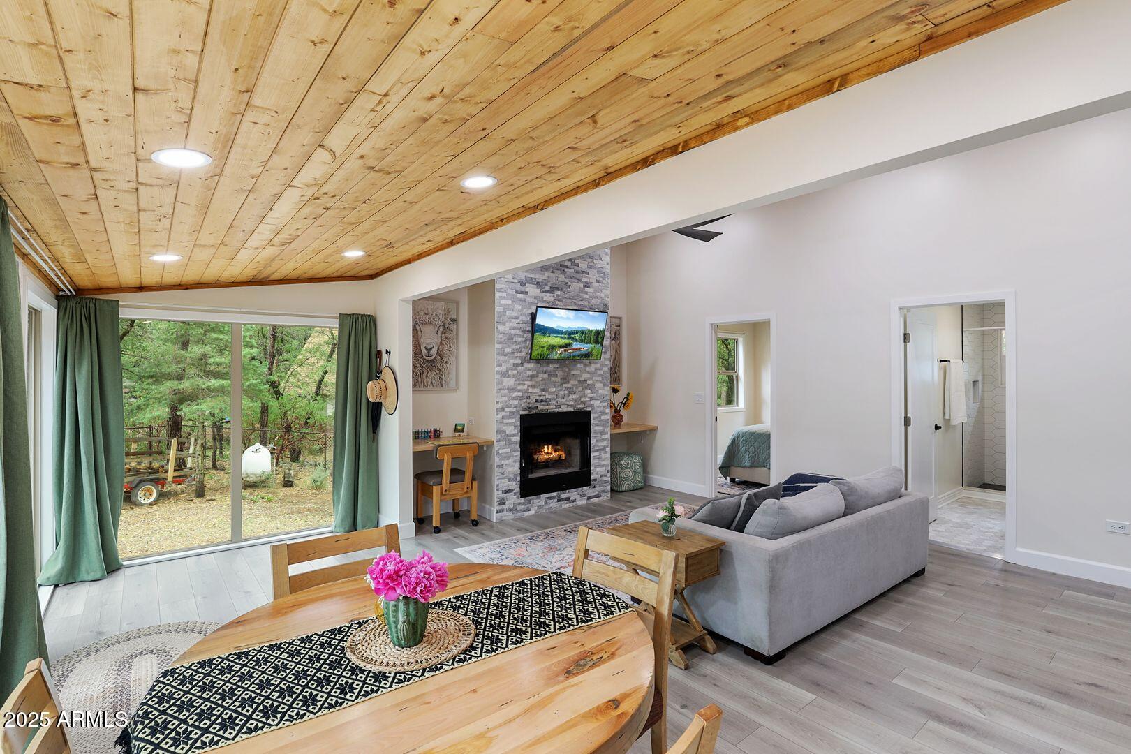 Homes 2 3674 N NAVAJO Drive