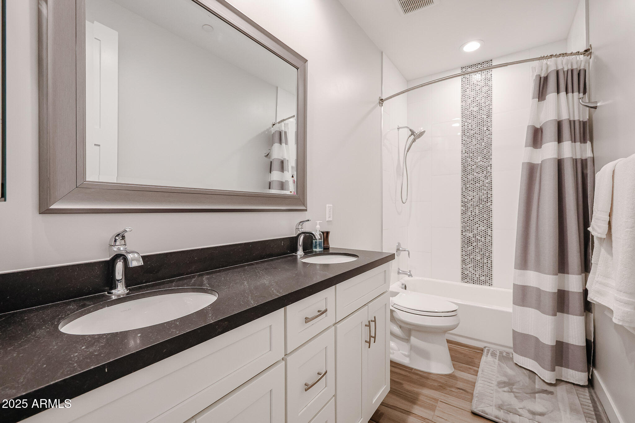 Scottsdale, Arizona 85251, United States, 4 Bedrooms Bedrooms, ,3 BathroomsBathrooms,Residential,Active,252696