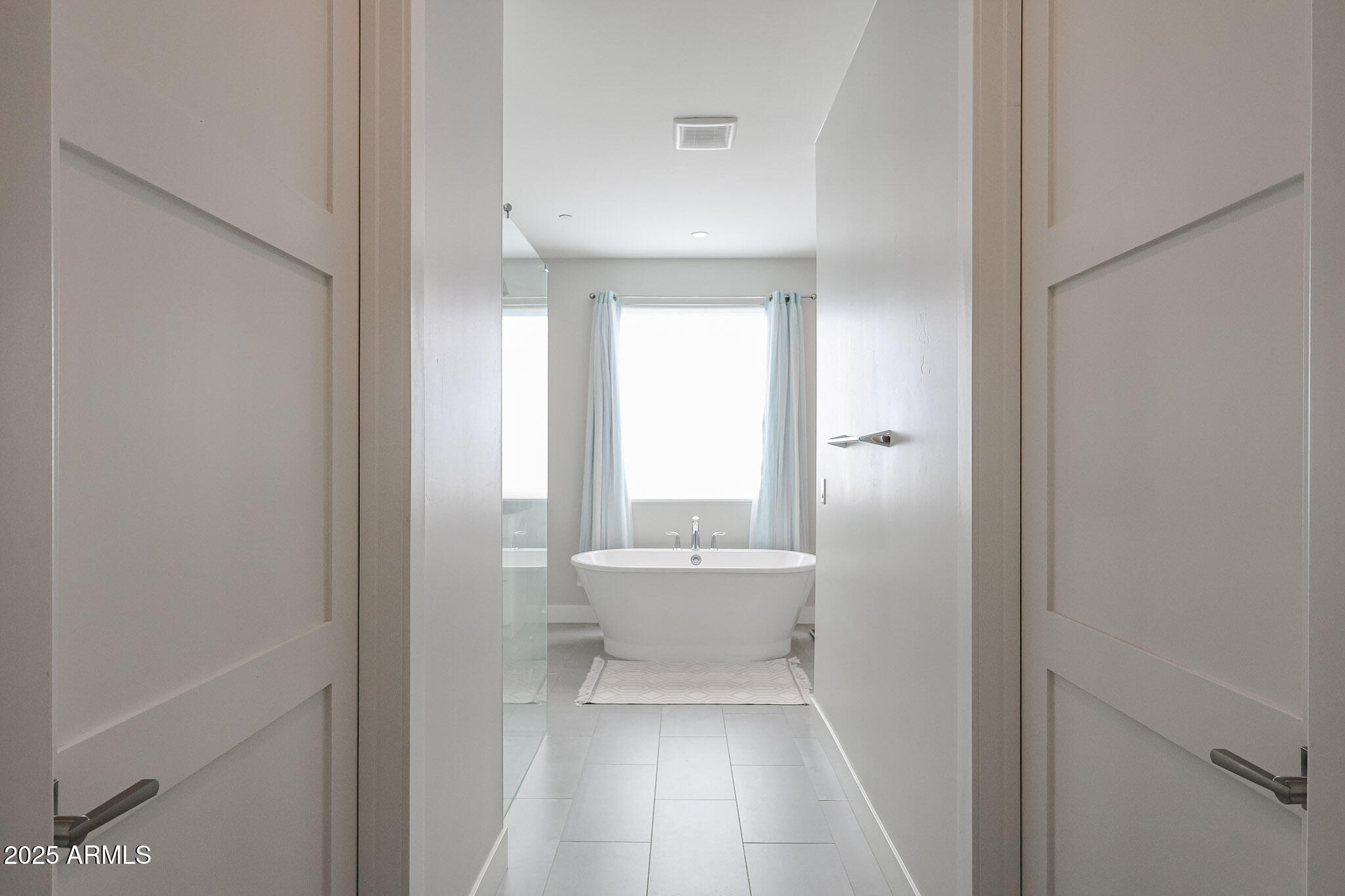 Scottsdale, Arizona 85251, United States, 4 Bedrooms Bedrooms, ,3 BathroomsBathrooms,Residential,Active,252696