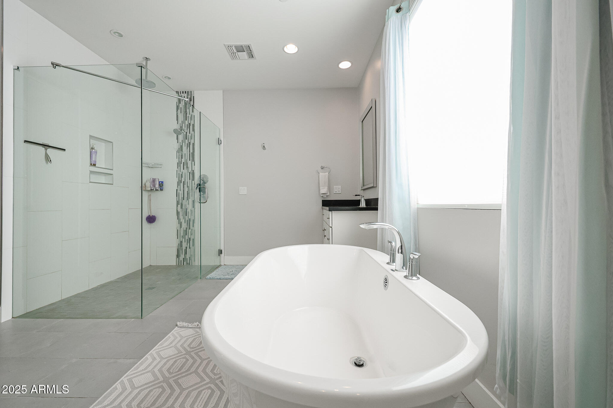 Scottsdale, Arizona 85251, United States, 4 Bedrooms Bedrooms, ,3 BathroomsBathrooms,Residential,Active,252696