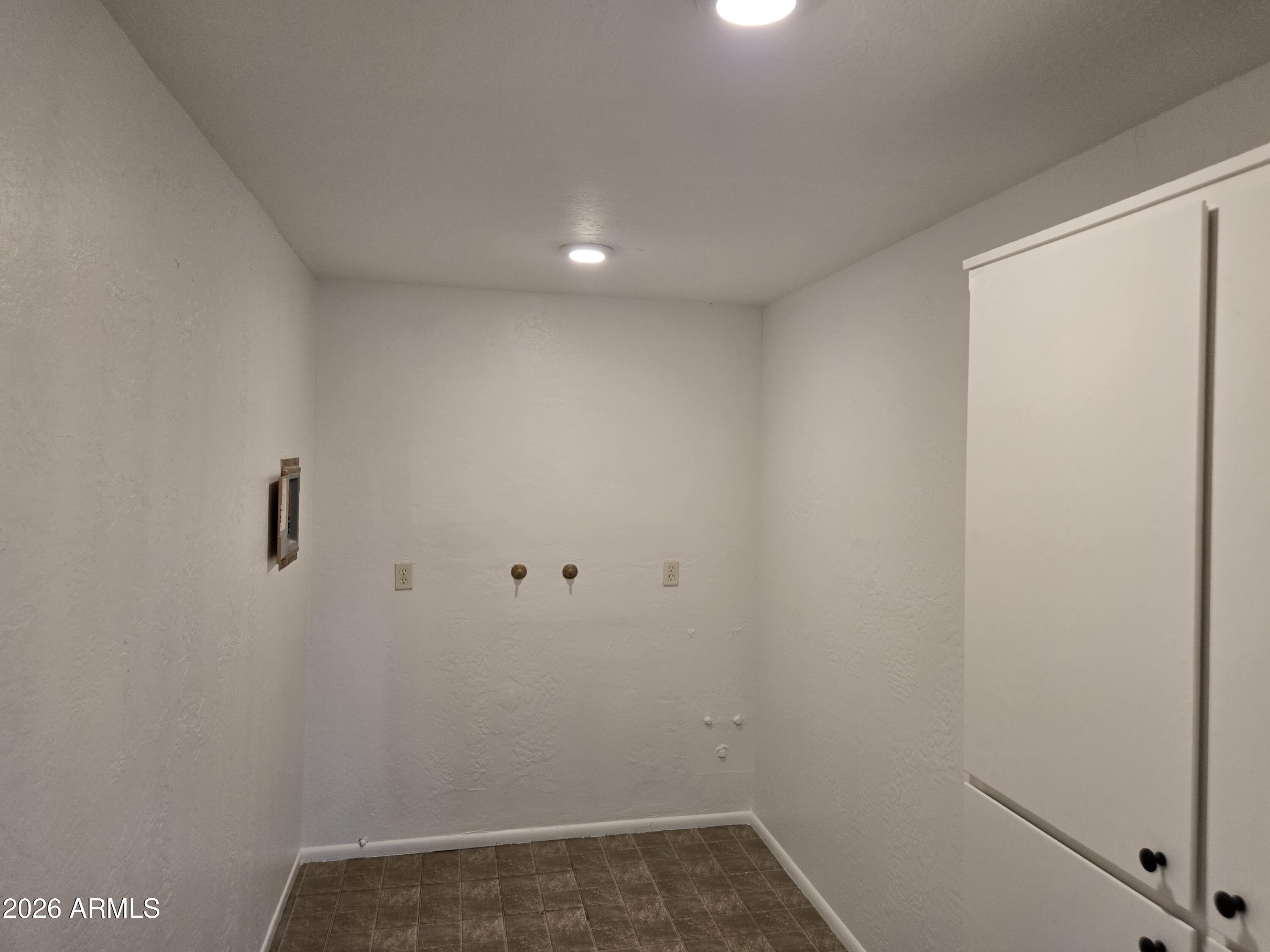 145 W Wickenburg Way W Apt B