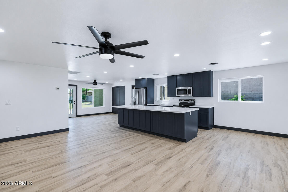 958 W MAIN Street