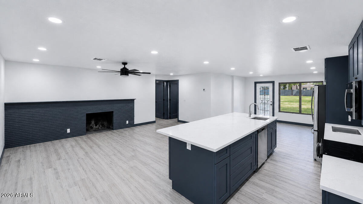 958 W MAIN Street