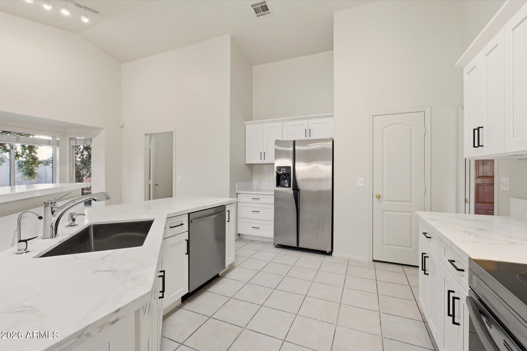 814 E Stanford Avenue