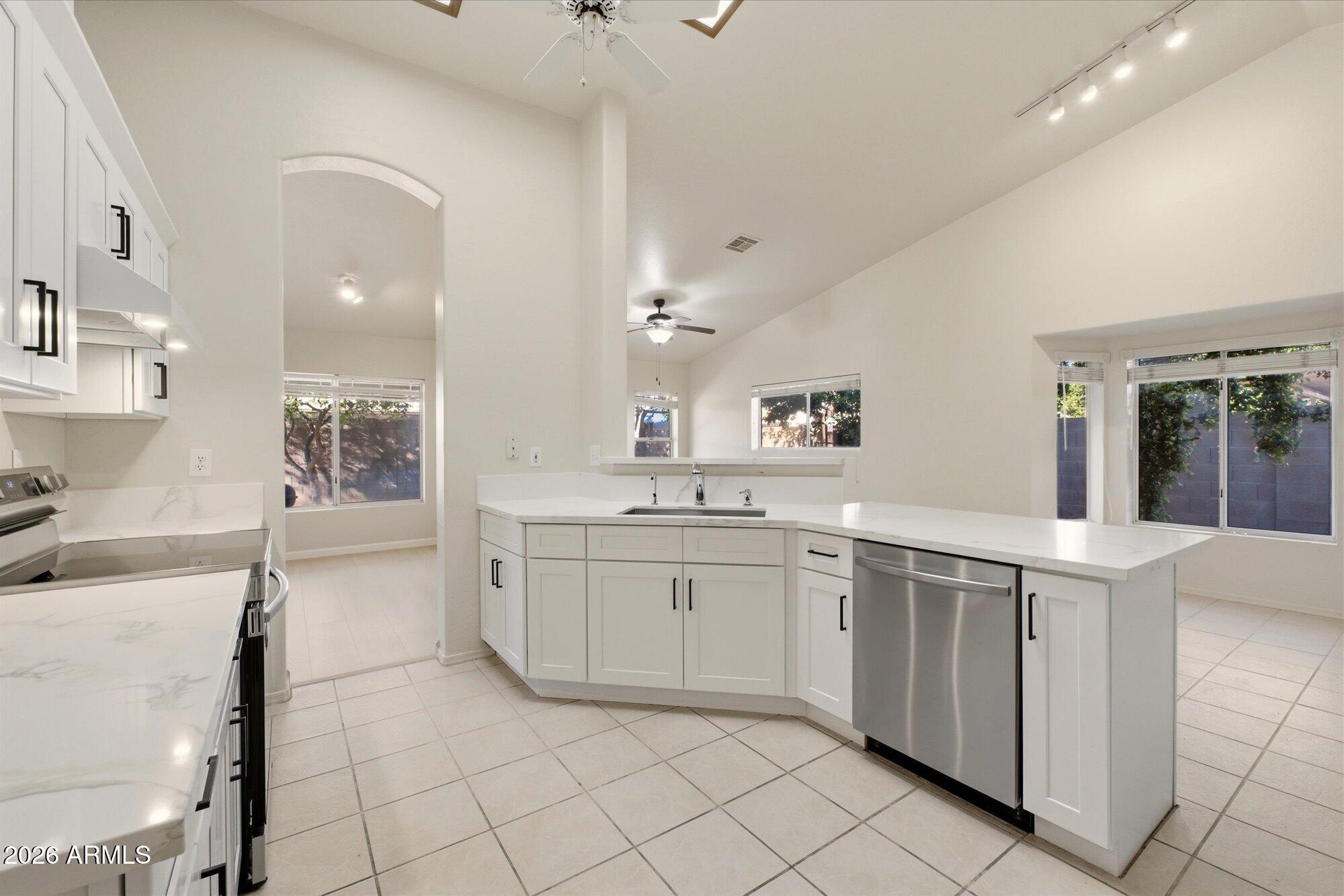 814 E Stanford Avenue