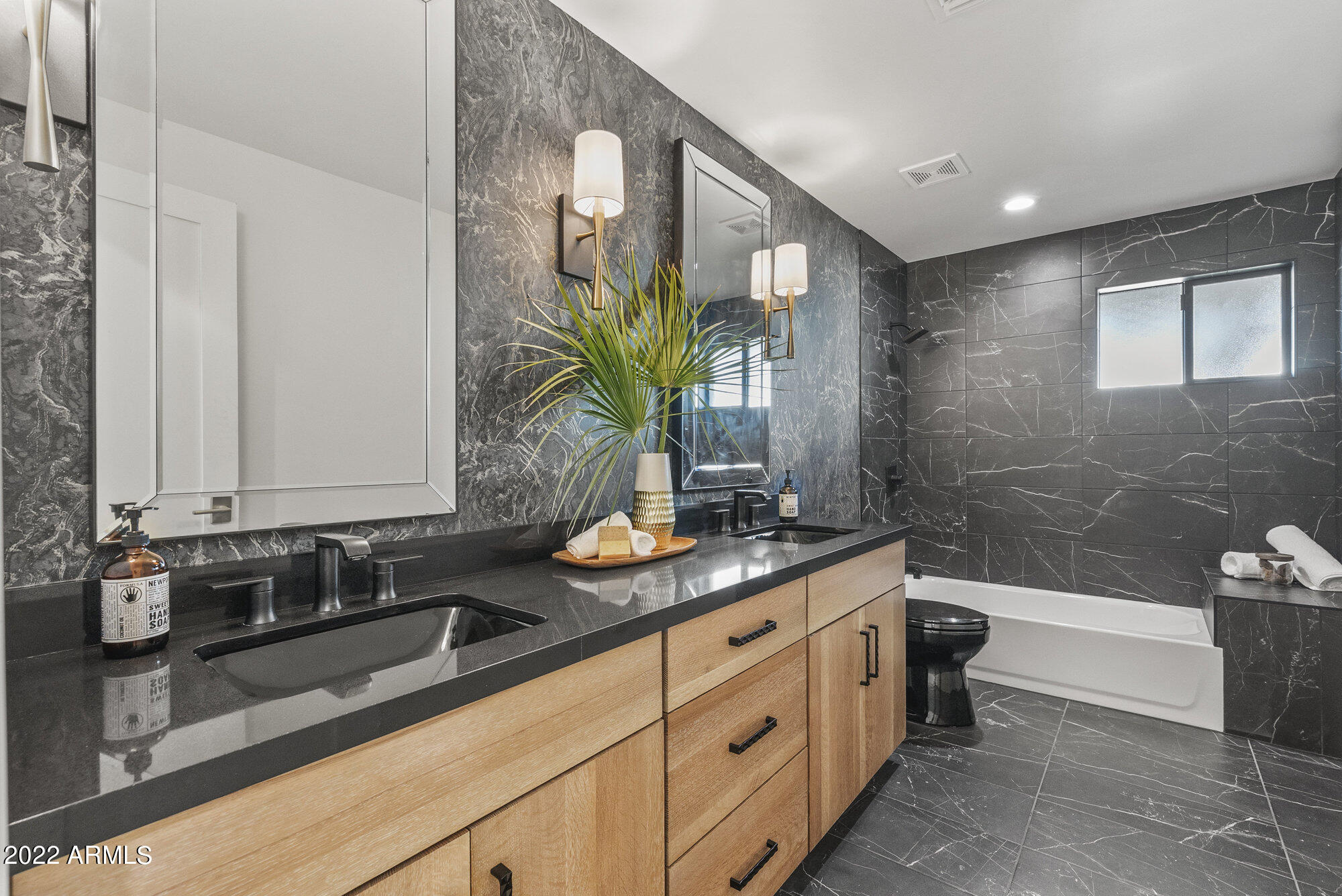 CAMELBACK SIERRA - Residential