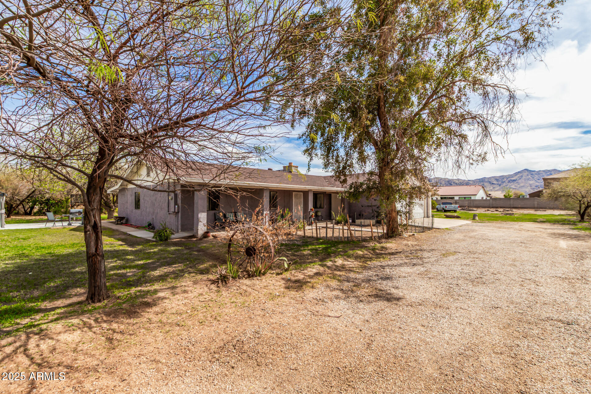 3137 W BASELINE Road