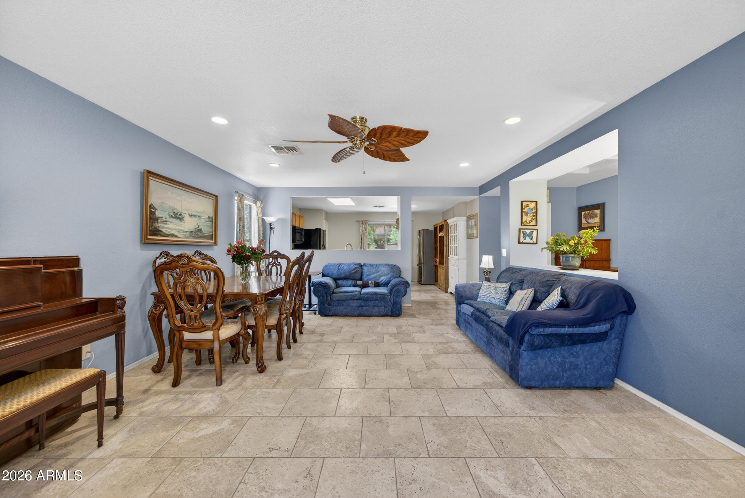 3039 W LUCIA Drive