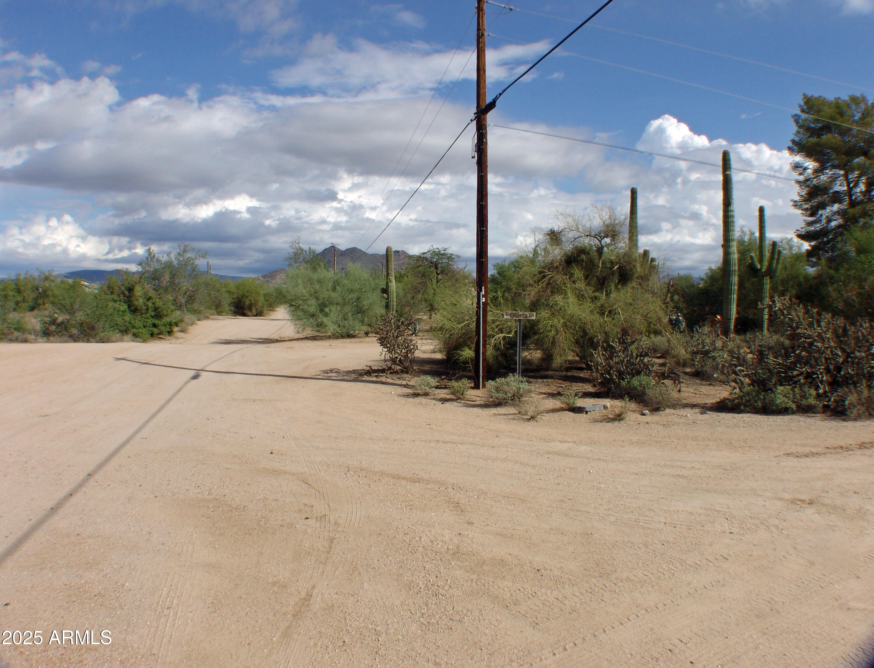 Cave Creek, Arizona, 85331, United States, 4 Bedrooms Bedrooms, ,5 BathroomsBathrooms,Residential,Active,2035558