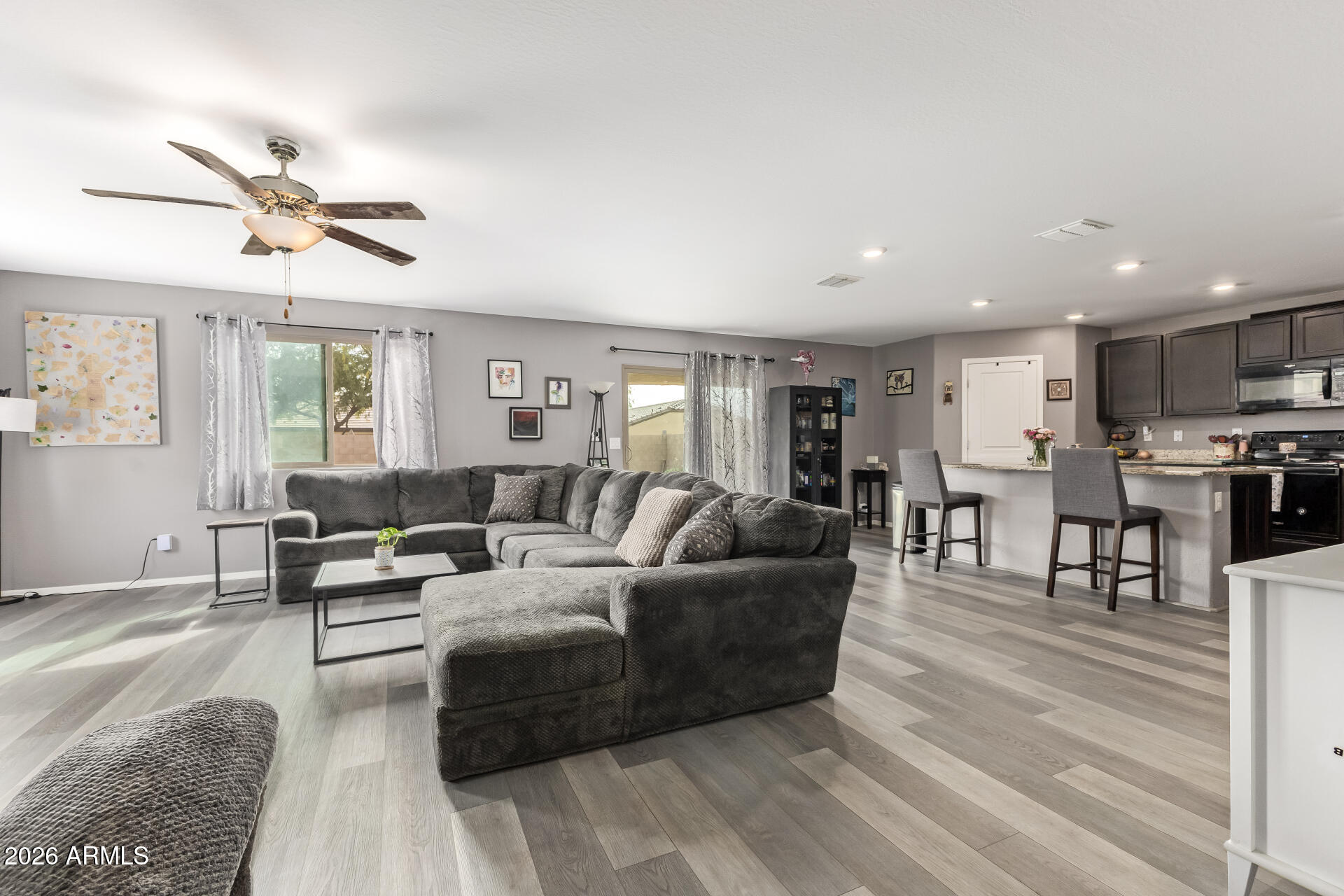 25445 W MAHONEY Avenue