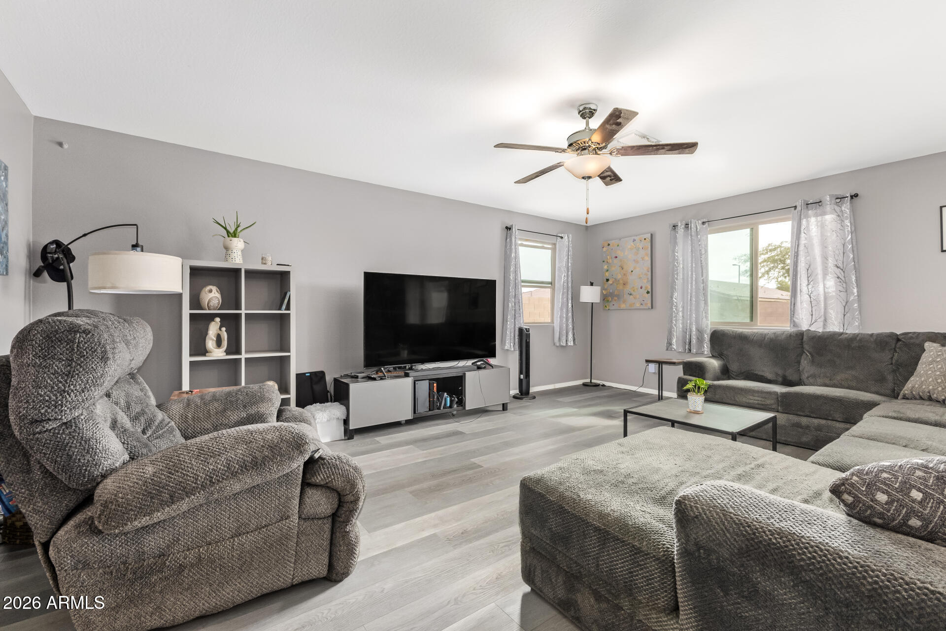 25445 W MAHONEY Avenue