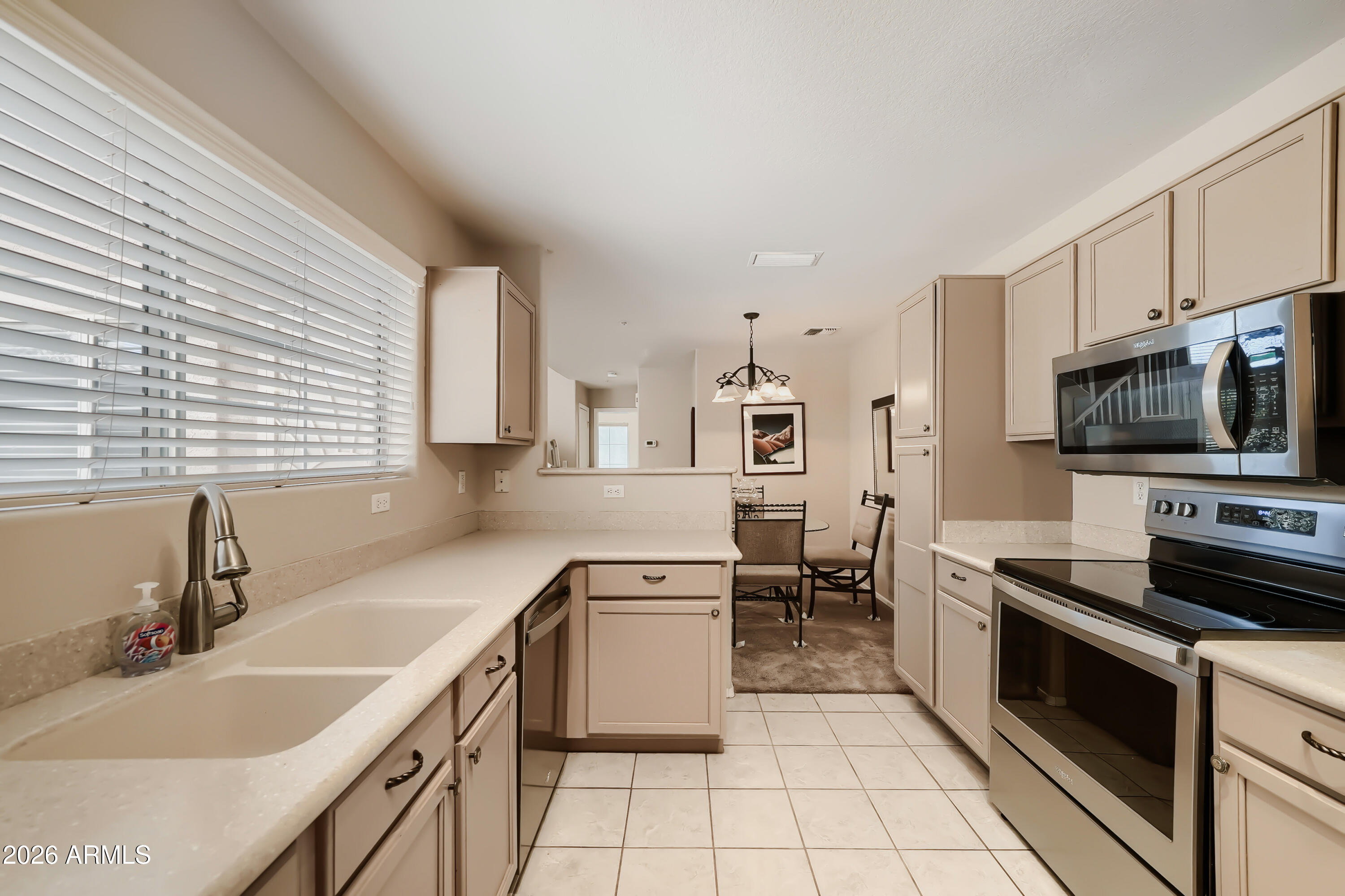 1633 E LAKESIDE Drive 120