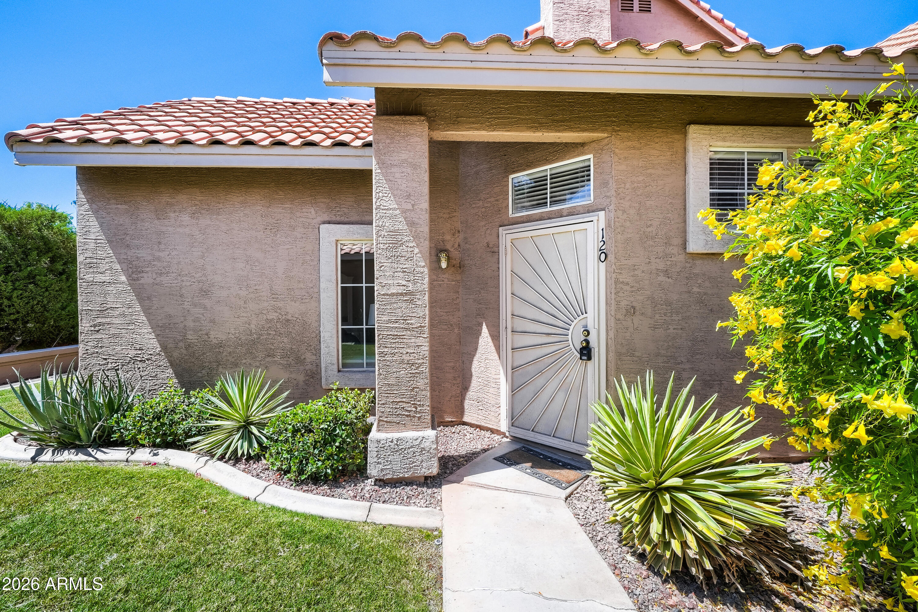 1633 E LAKESIDE Drive 120