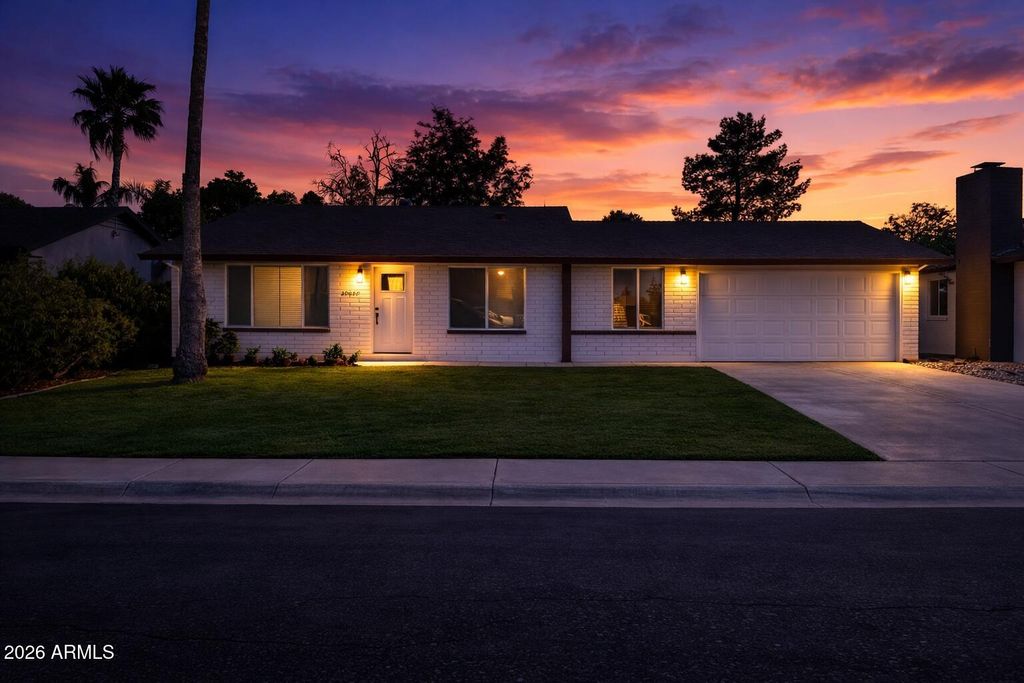 Photo of 20031 N 17th Lane, Phoenix, AZ 85027 (MLS # 6999924)