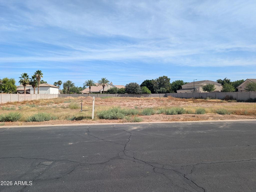 Photo of 2134 E Avenida Del Valle Court #70, Gilbert, AZ 85298 (MLS # 7018007)
