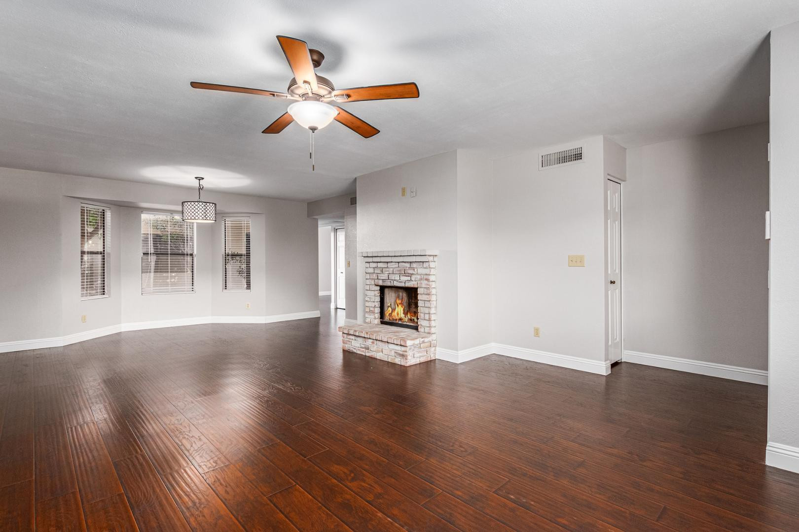 5713 W Gelding Drive