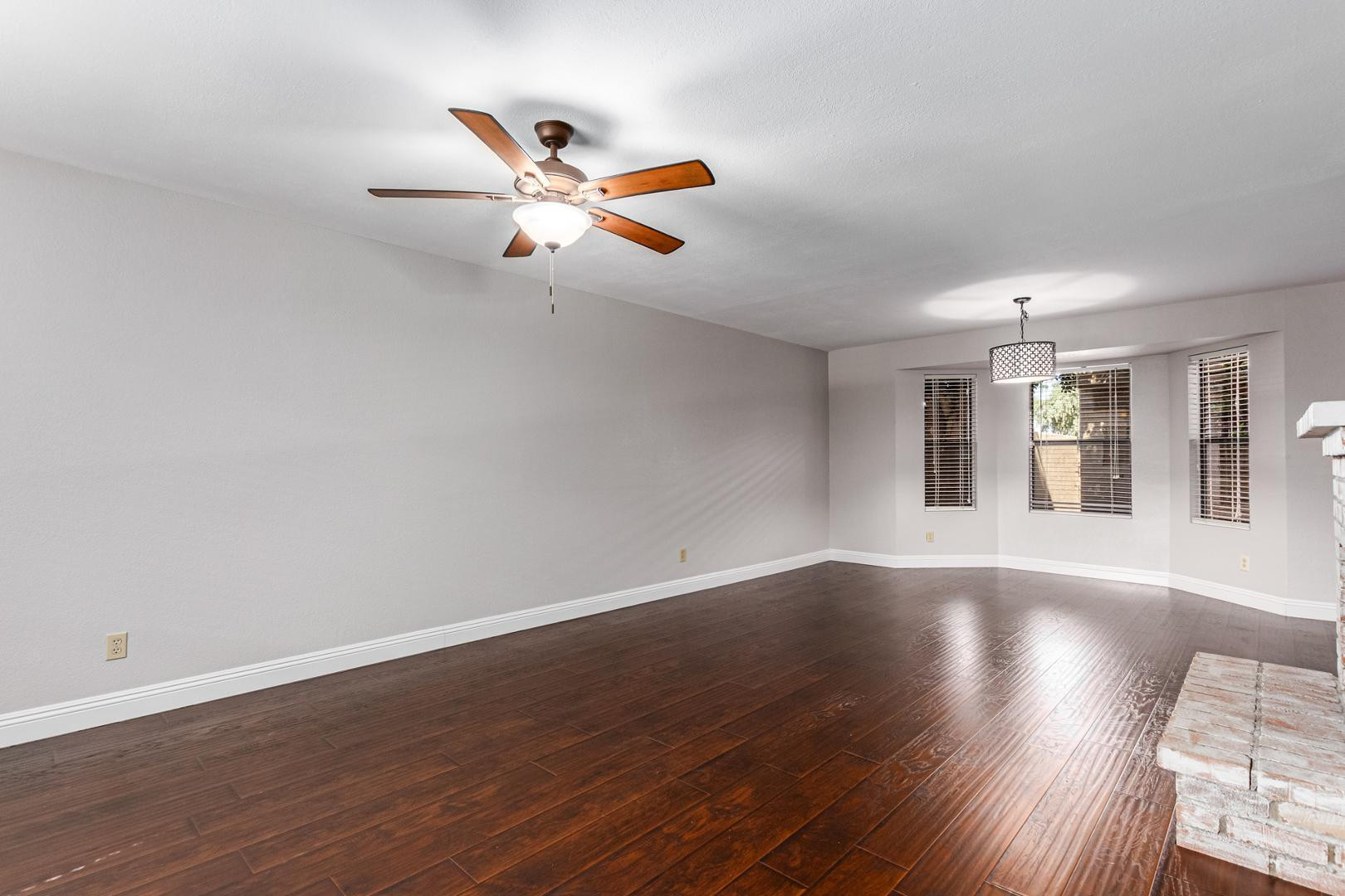 5713 W Gelding Drive
