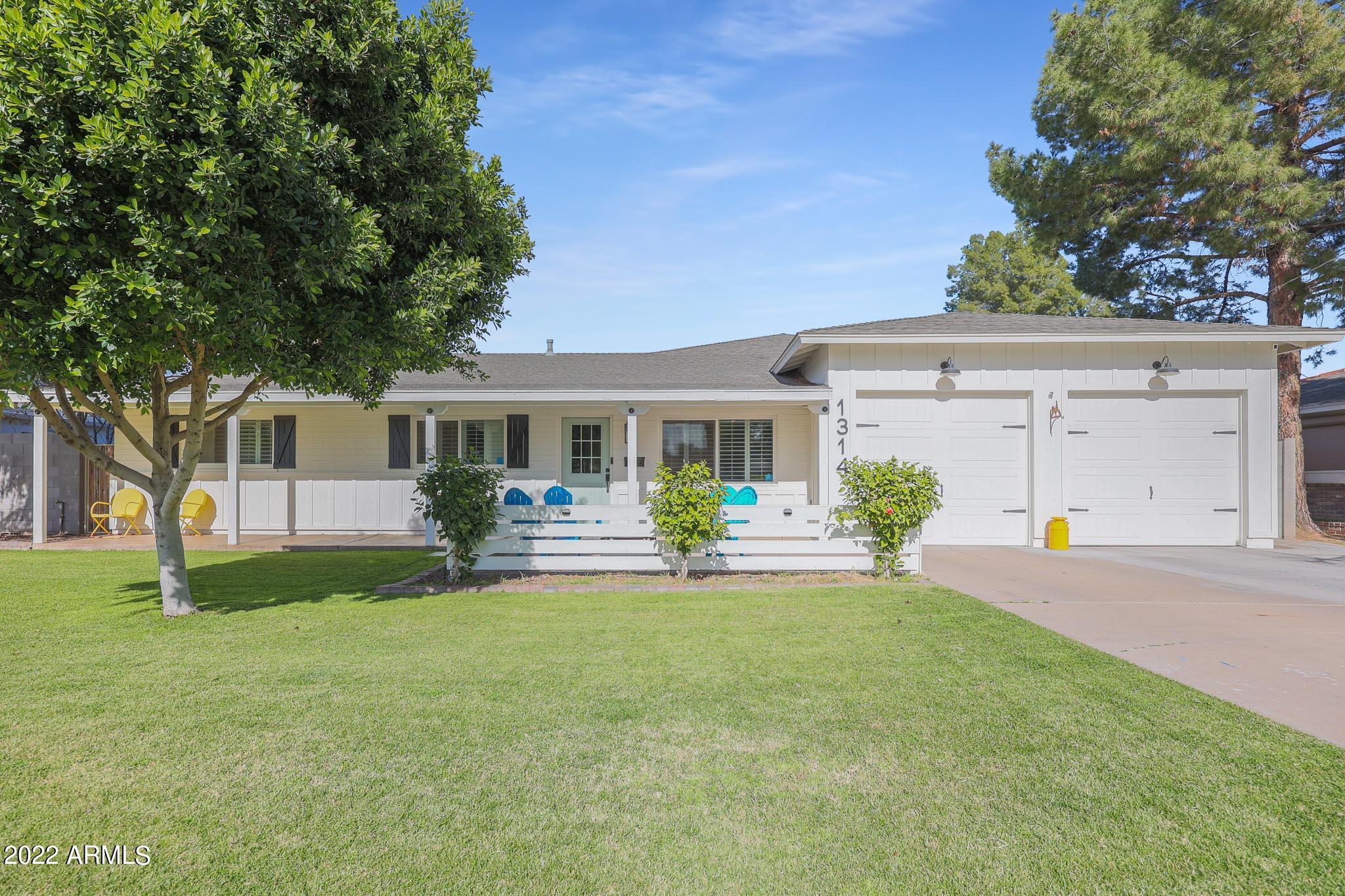 Photo 1 of 39 — 1314 E OREGON Avenue, Phoenix, AZ 85014